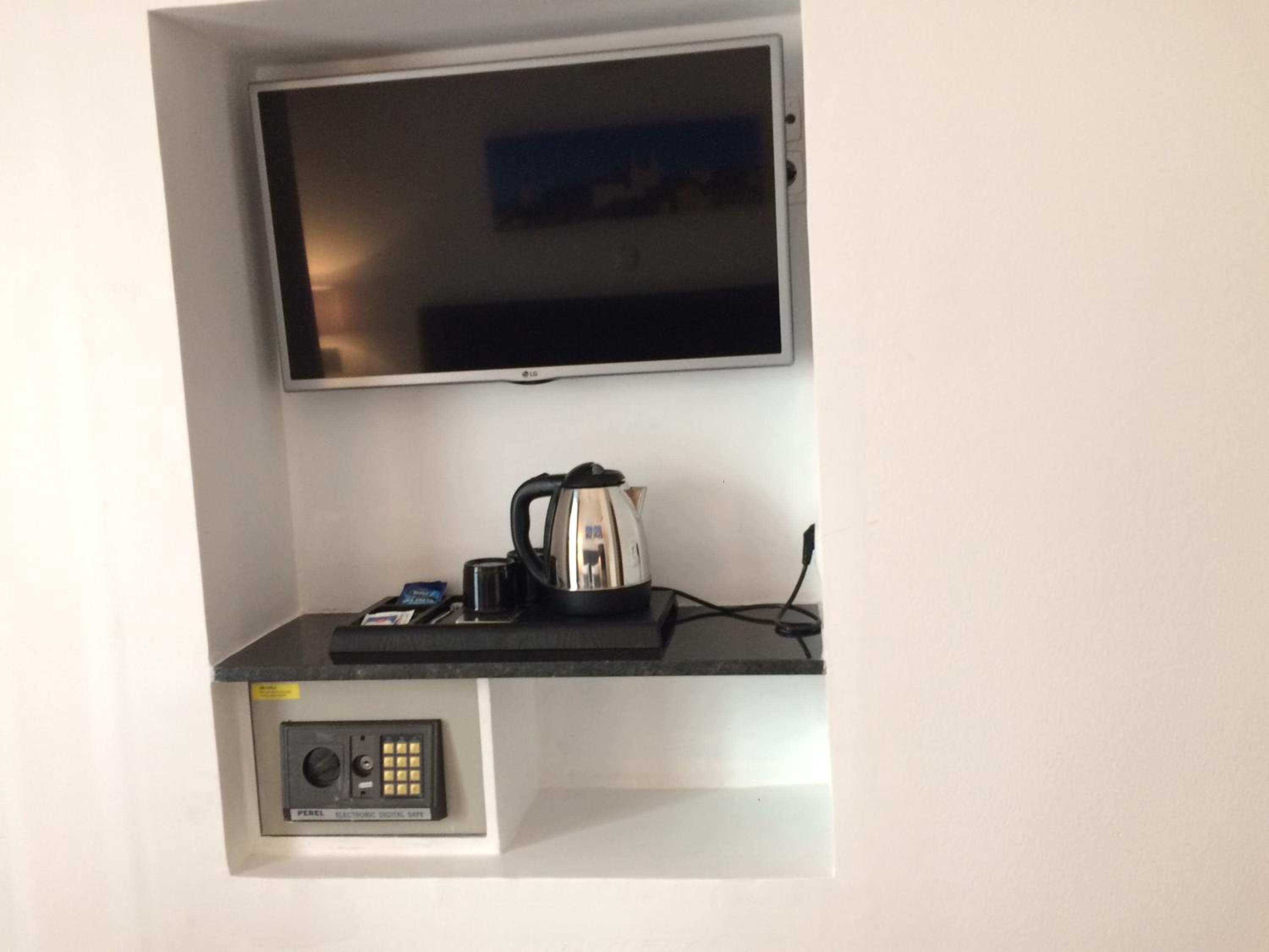 Standard Double Room - Photo 17