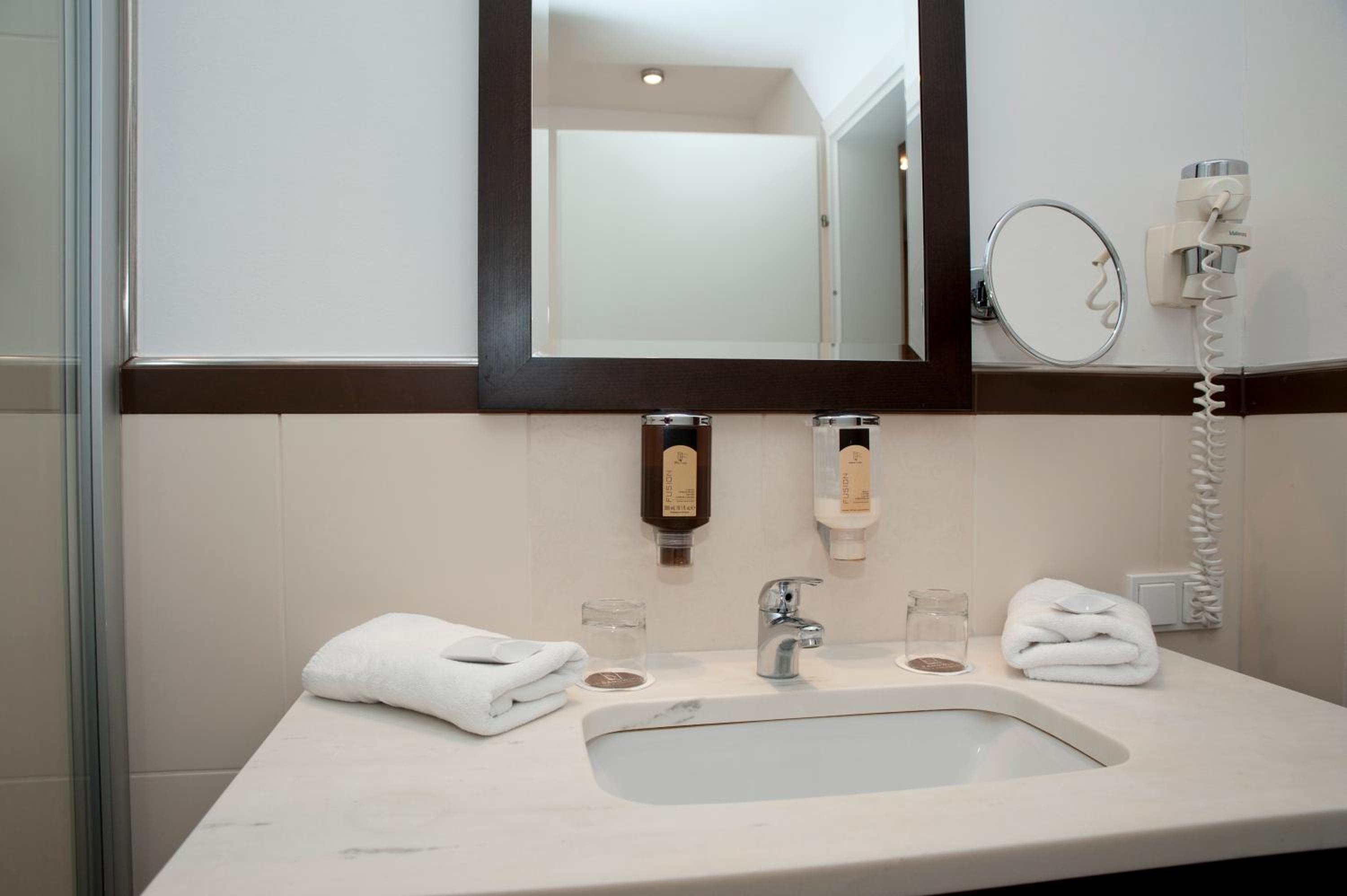 Comfort Double Room - Photo 5