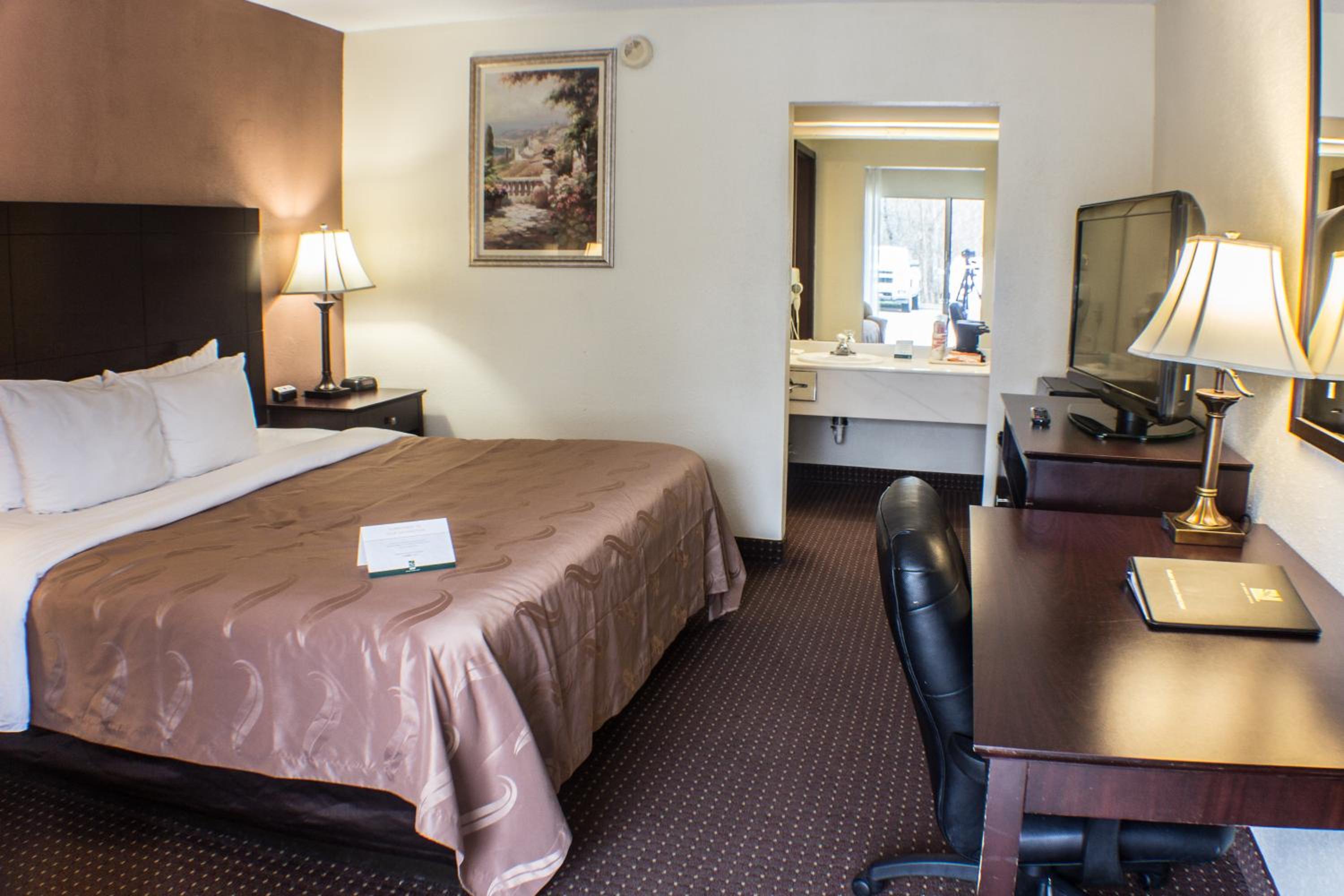 King Room - Smoking- Not Pet Friendly - Photo 1