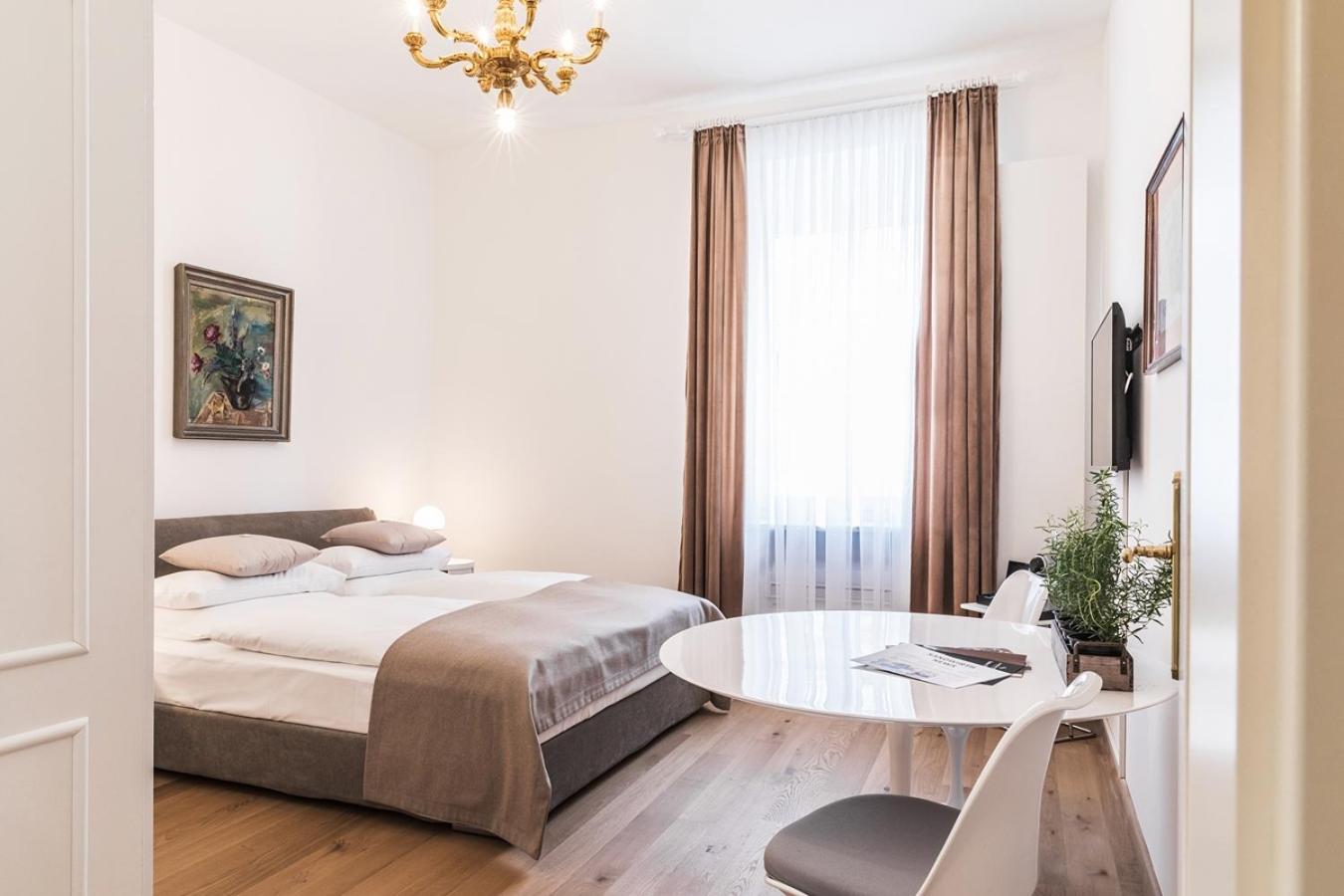 Studio Apartment photo 3
