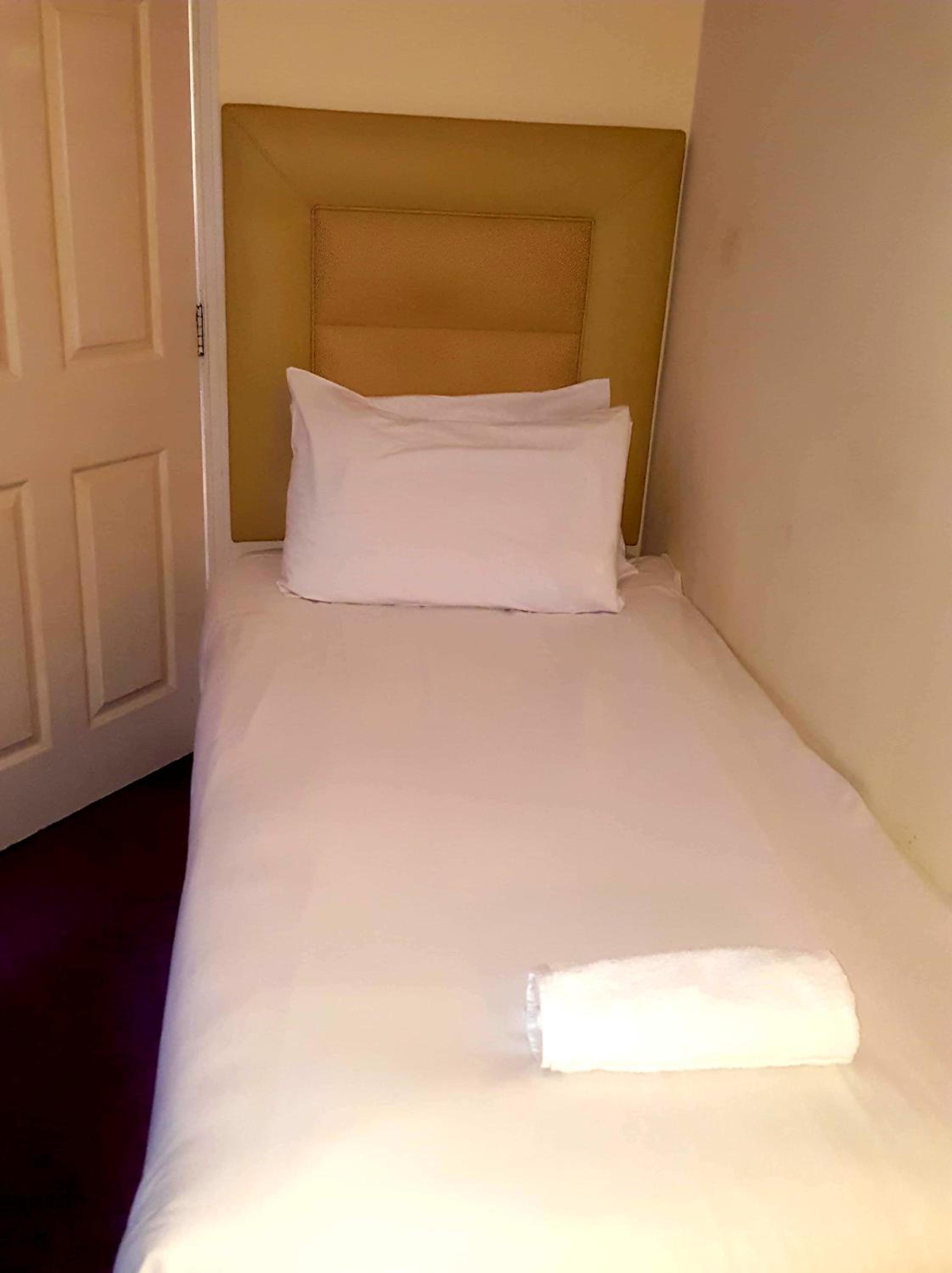 Single Room photo 3