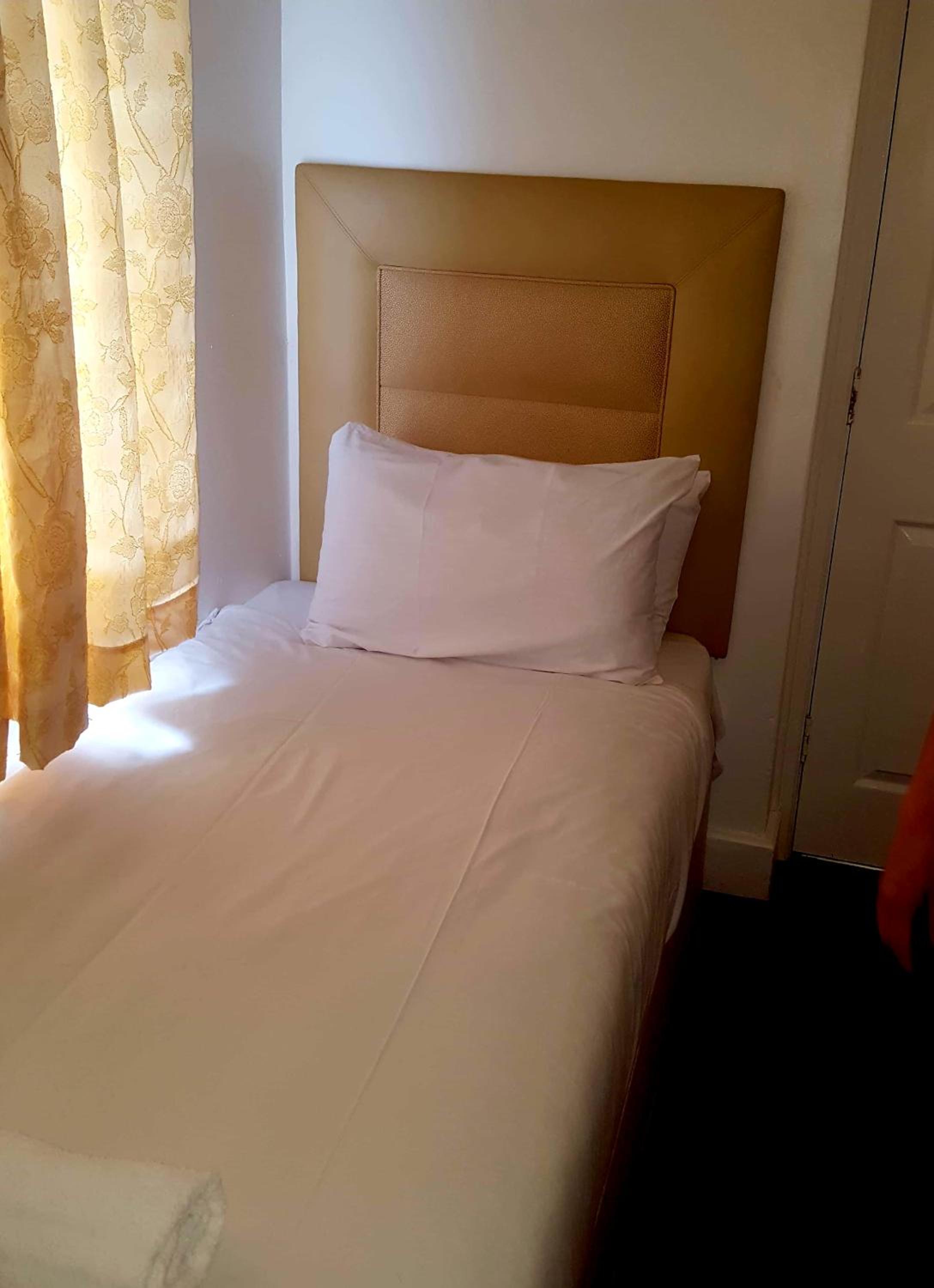 Single Room photo 2