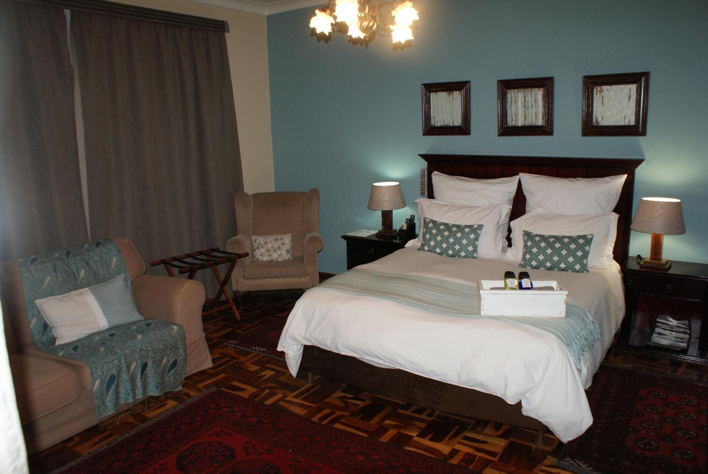 Deluxe Queen Room - Photo 6