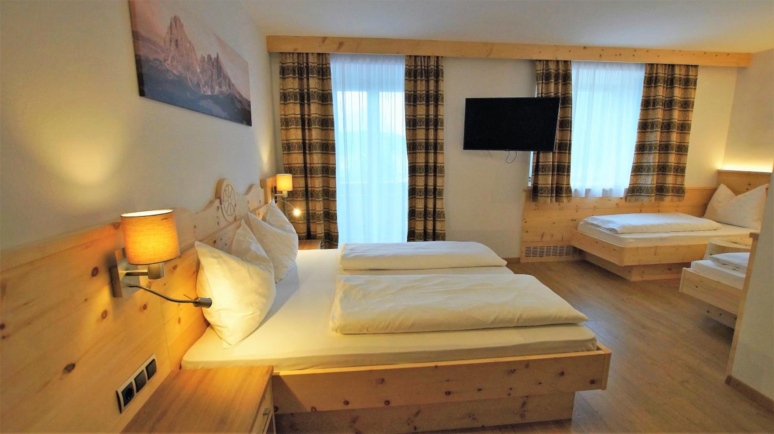 Quadruple Room - Photo 1