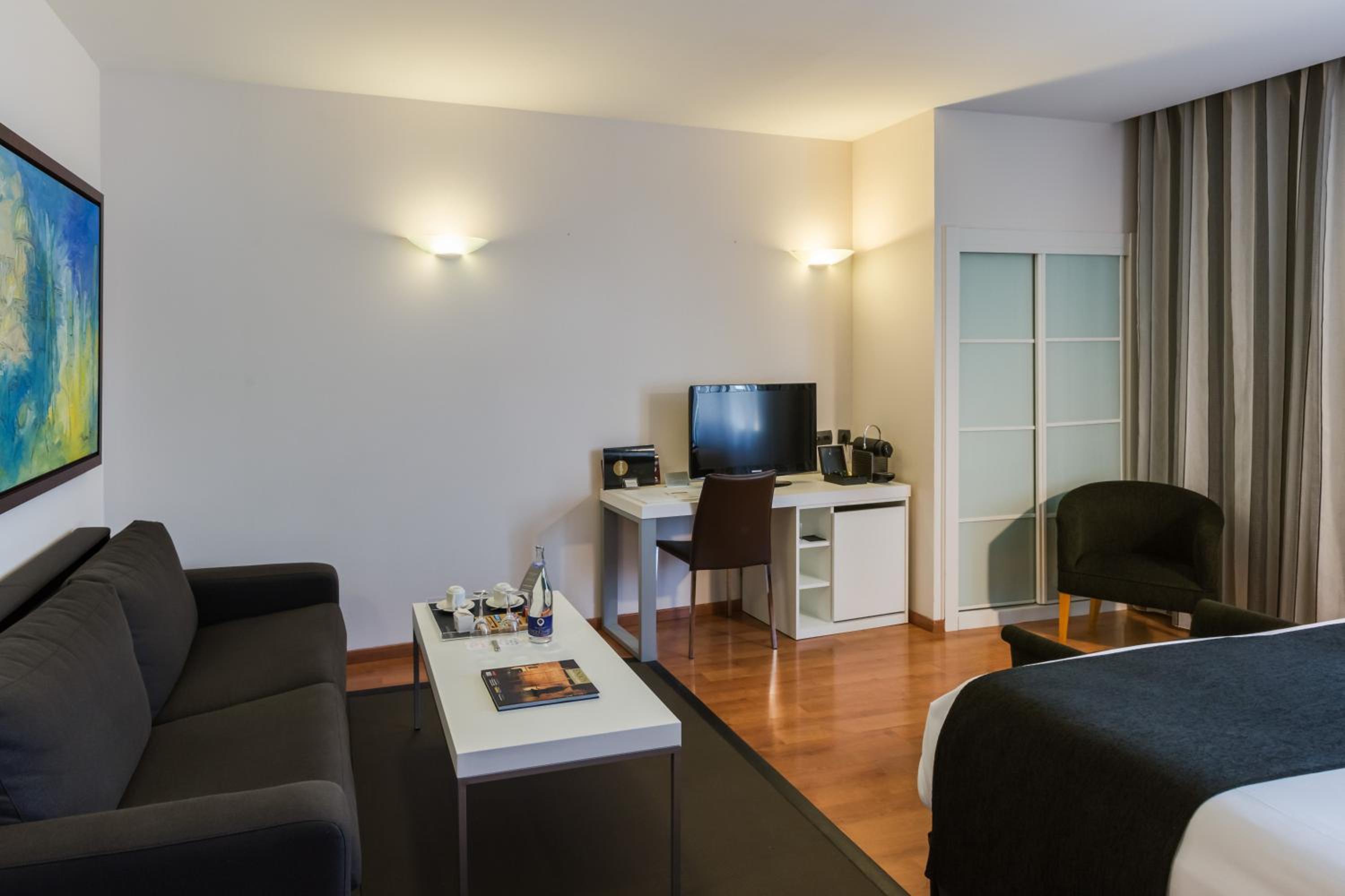 Superior Double or Twin Room - Photo 4