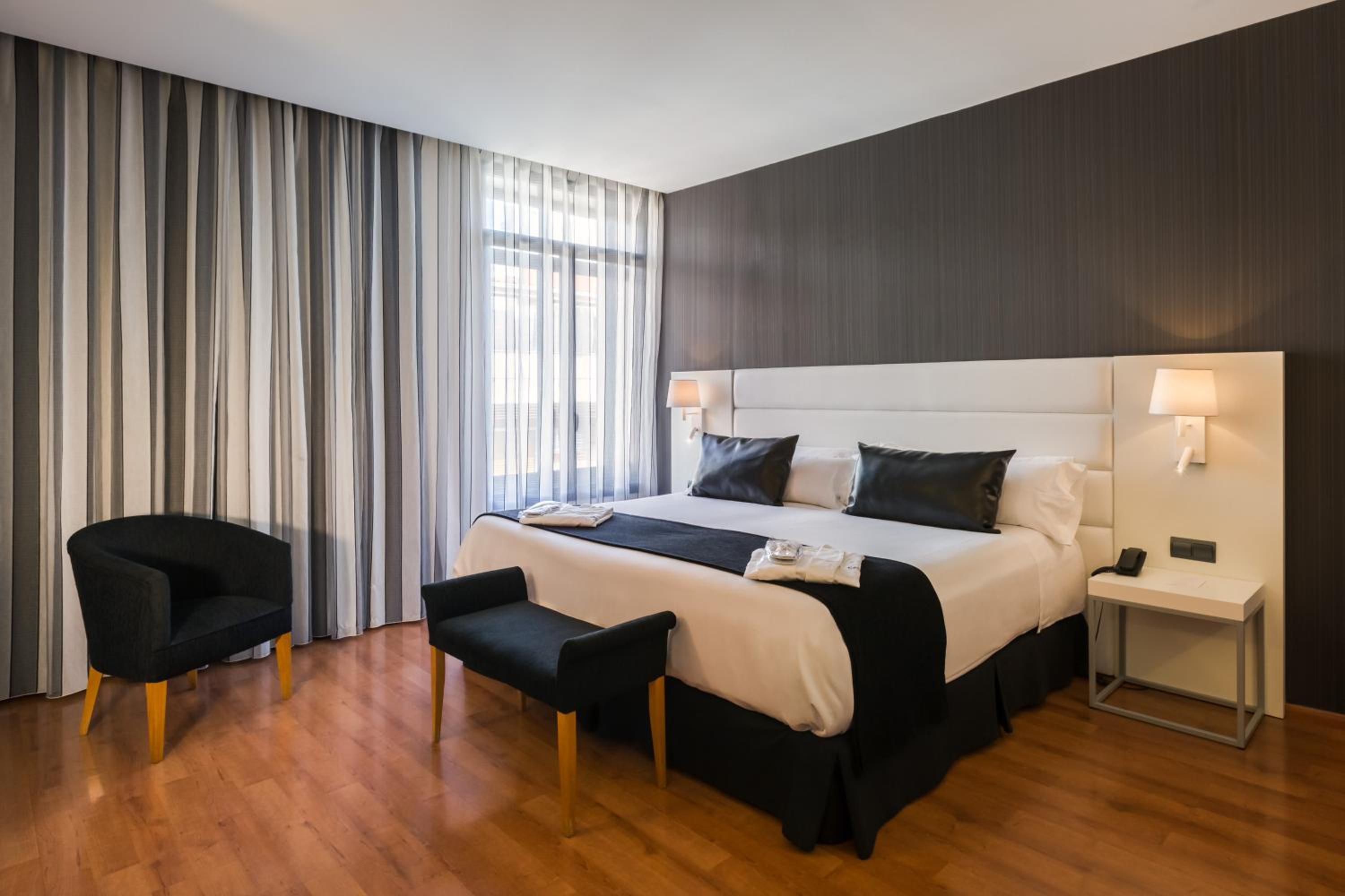 Superior Double or Twin Room - Photo 1