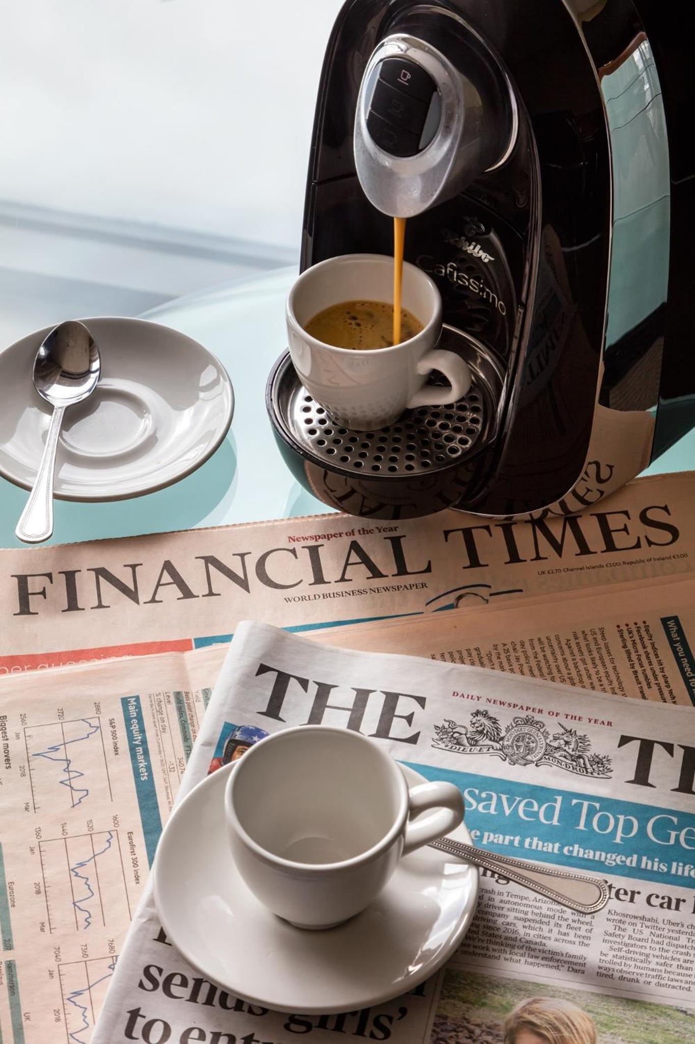 Corner Suite photo 3