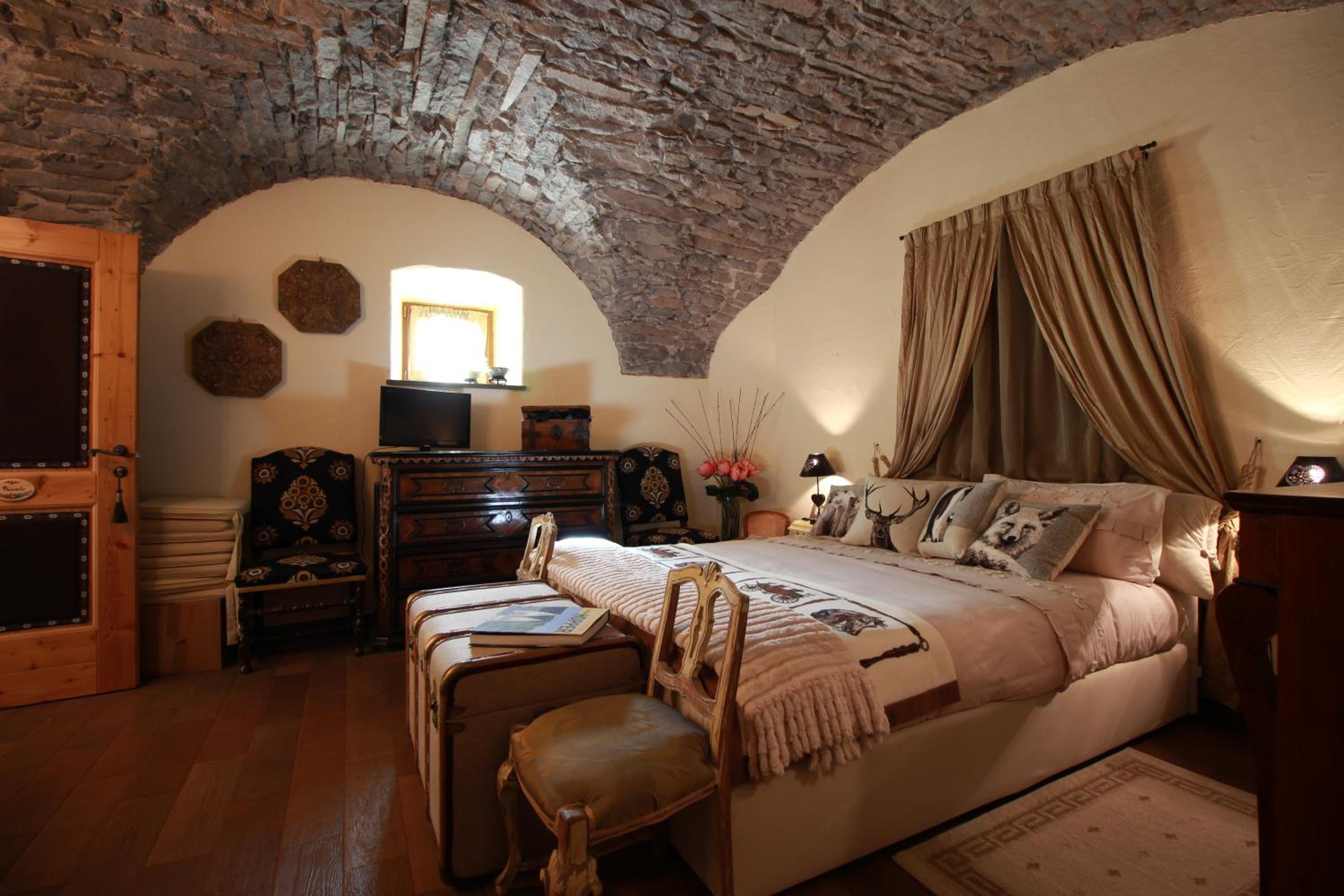 King Room with Spa Bath