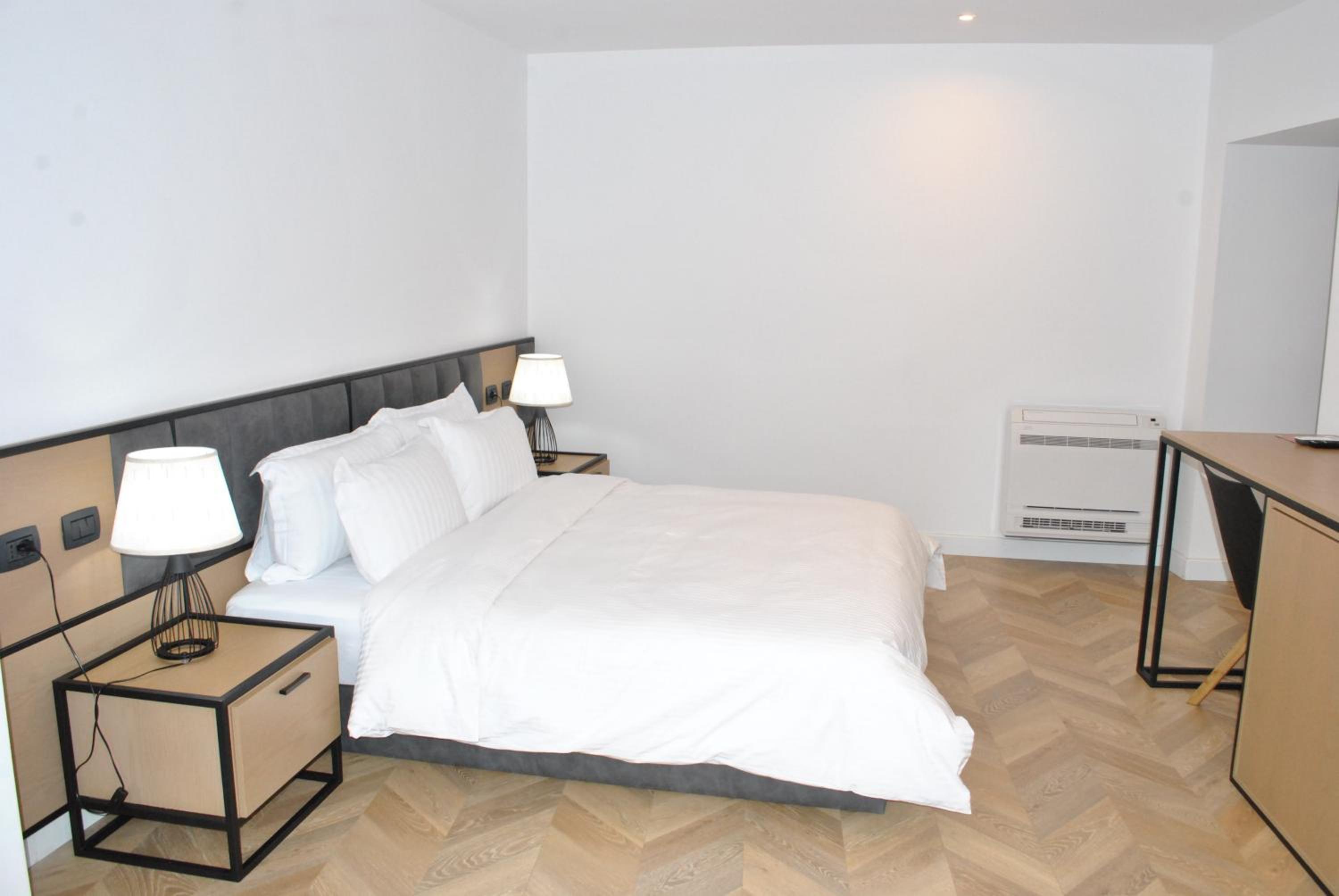Deluxe Double Room with Balcony photo 2