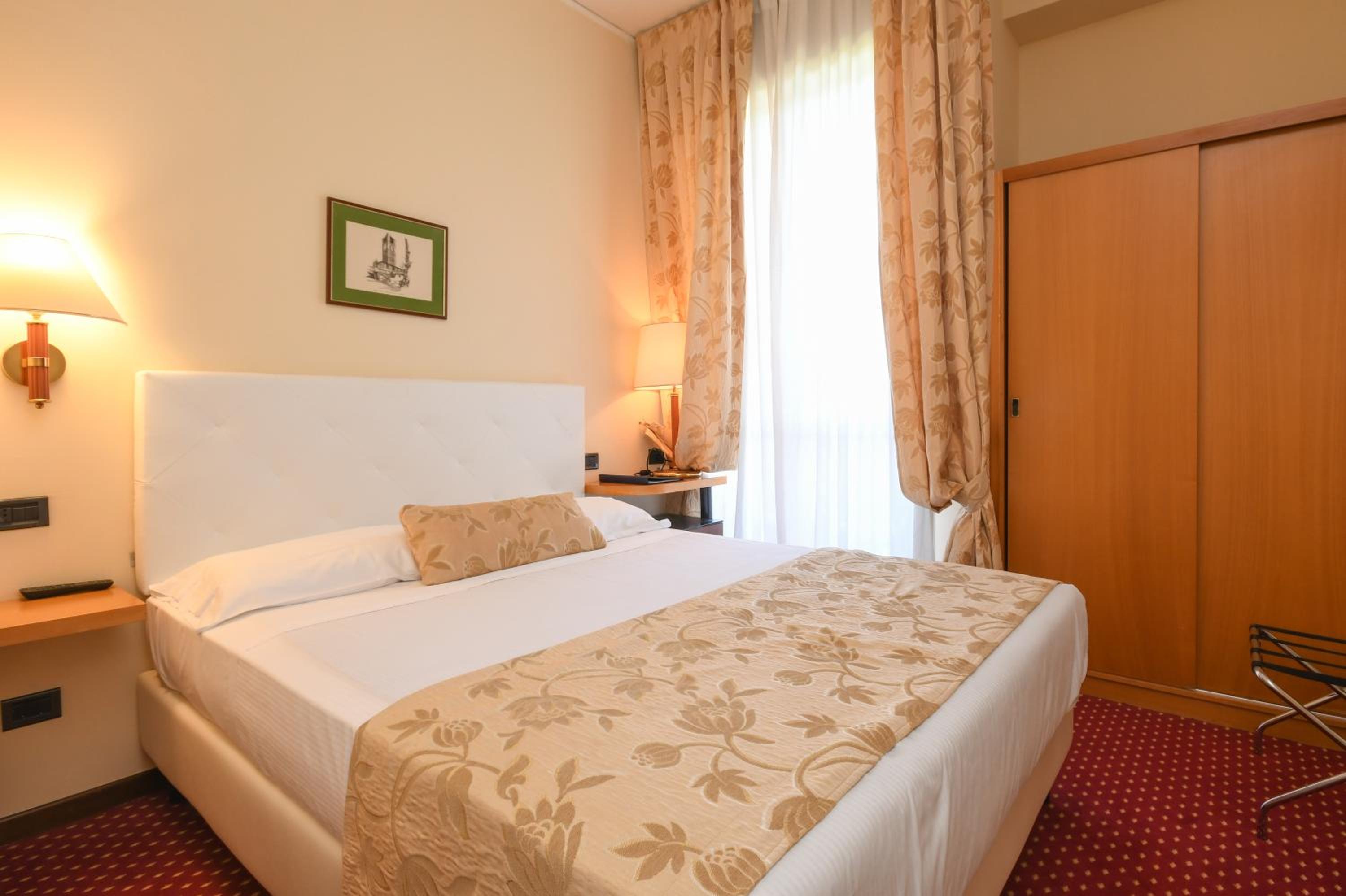 Budget Double Room - Photo 1