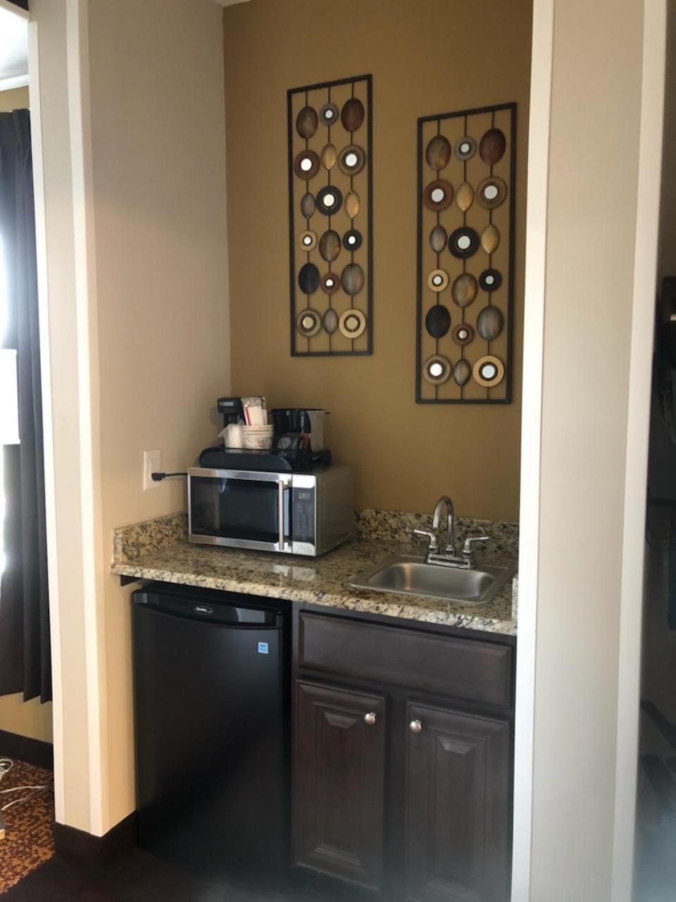 King Room/Wet Bar - Non-Smoking  photo 3