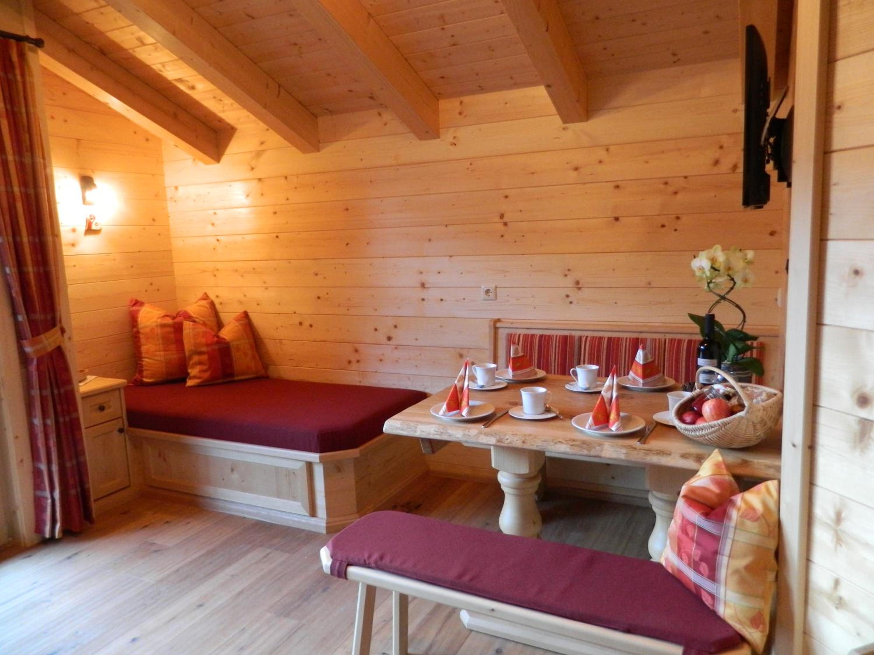 One-Bedroom Apartment with Mountain View photo 3