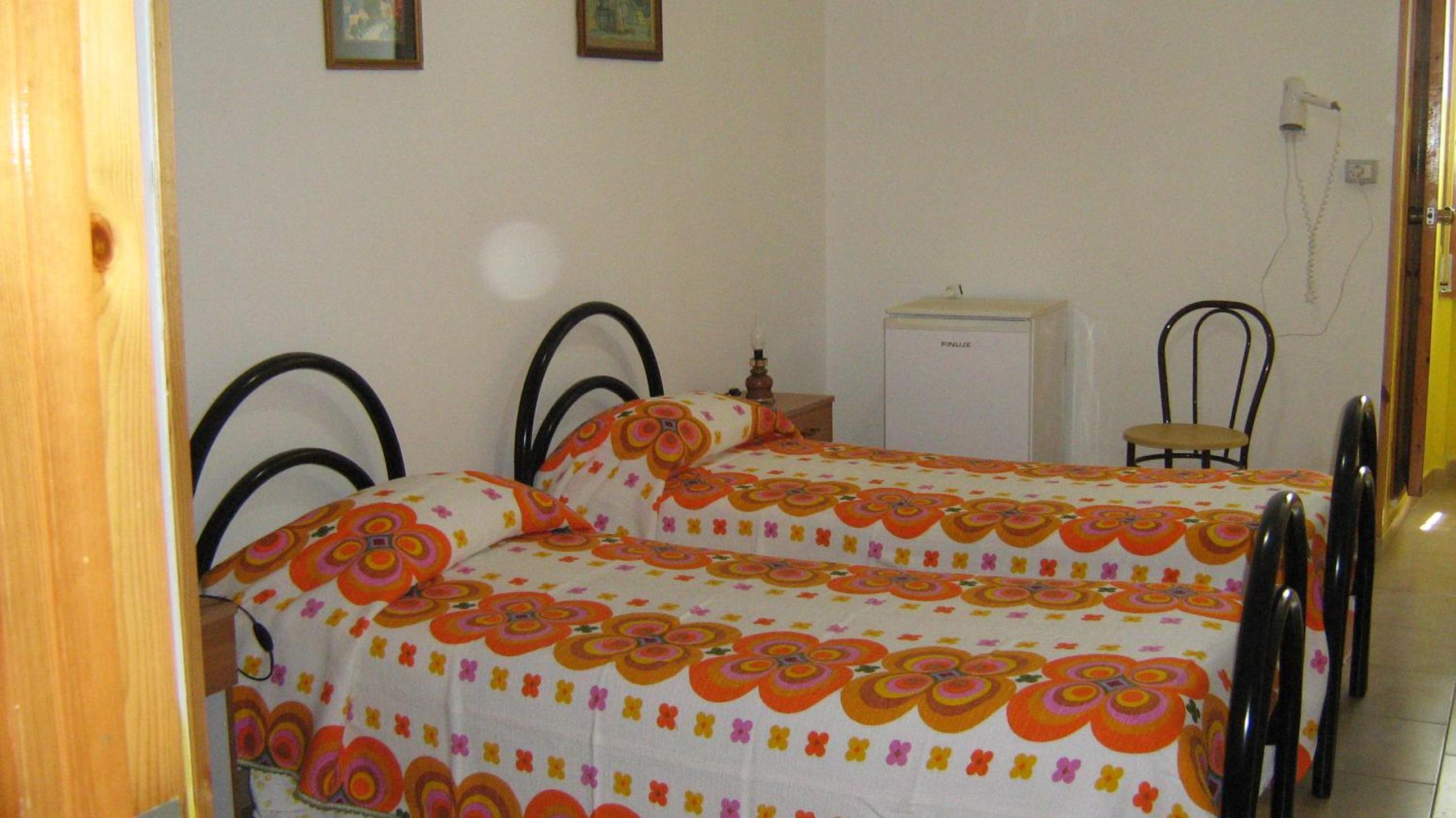 Standard Double Room - Photo 25