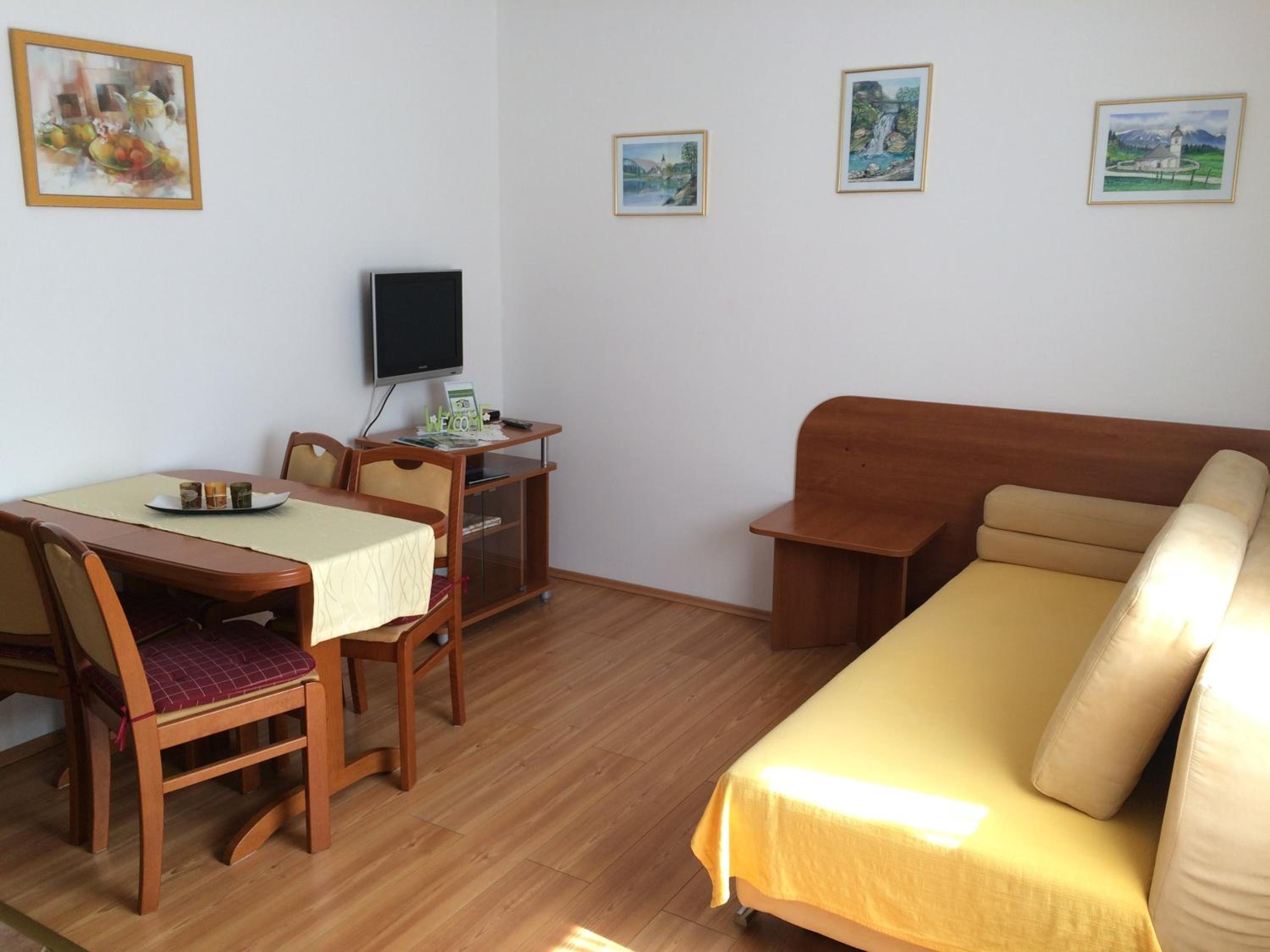 One-Bedroom Apartment - Photo 7