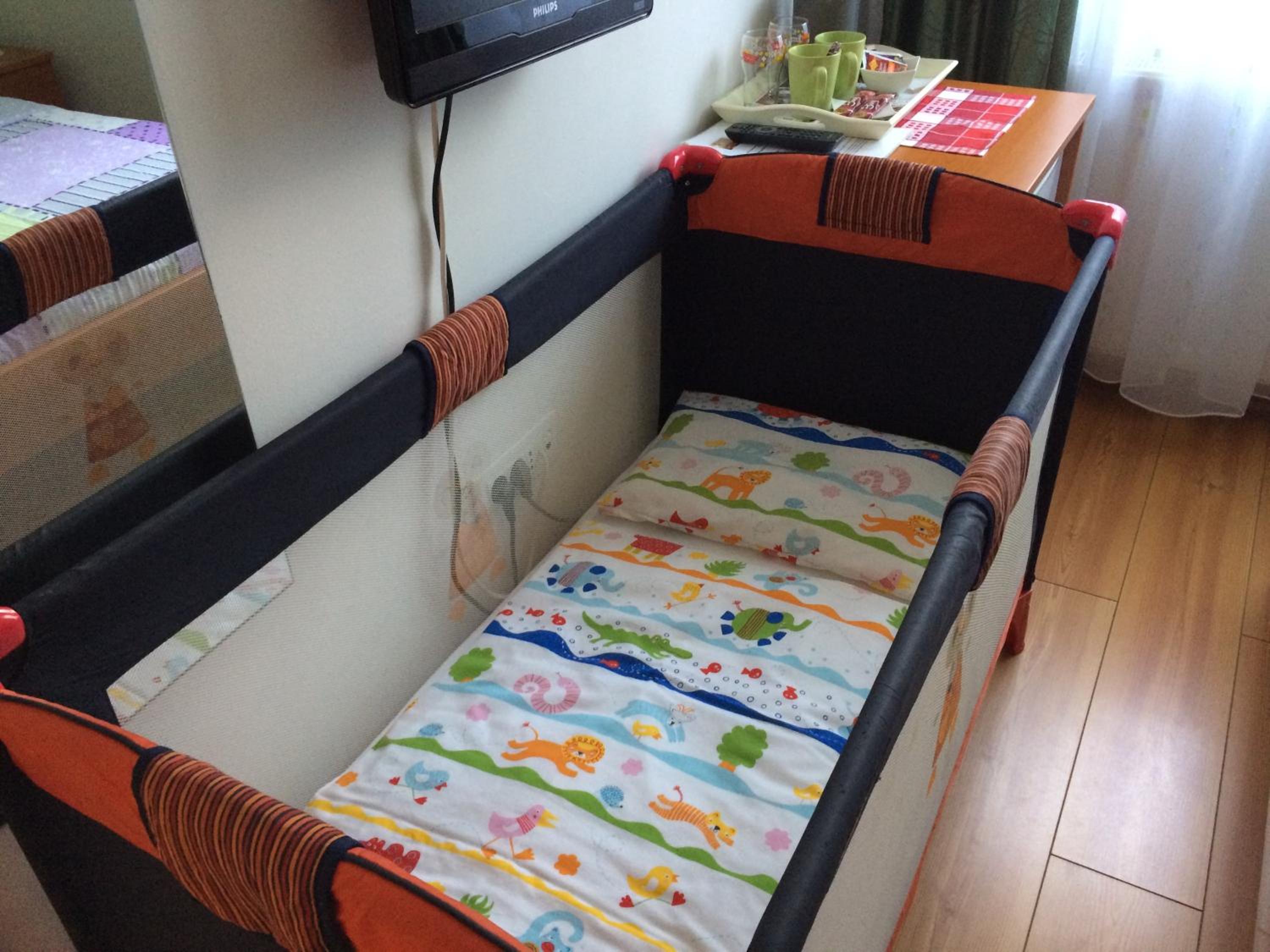 Budget Double Room - Photo 7