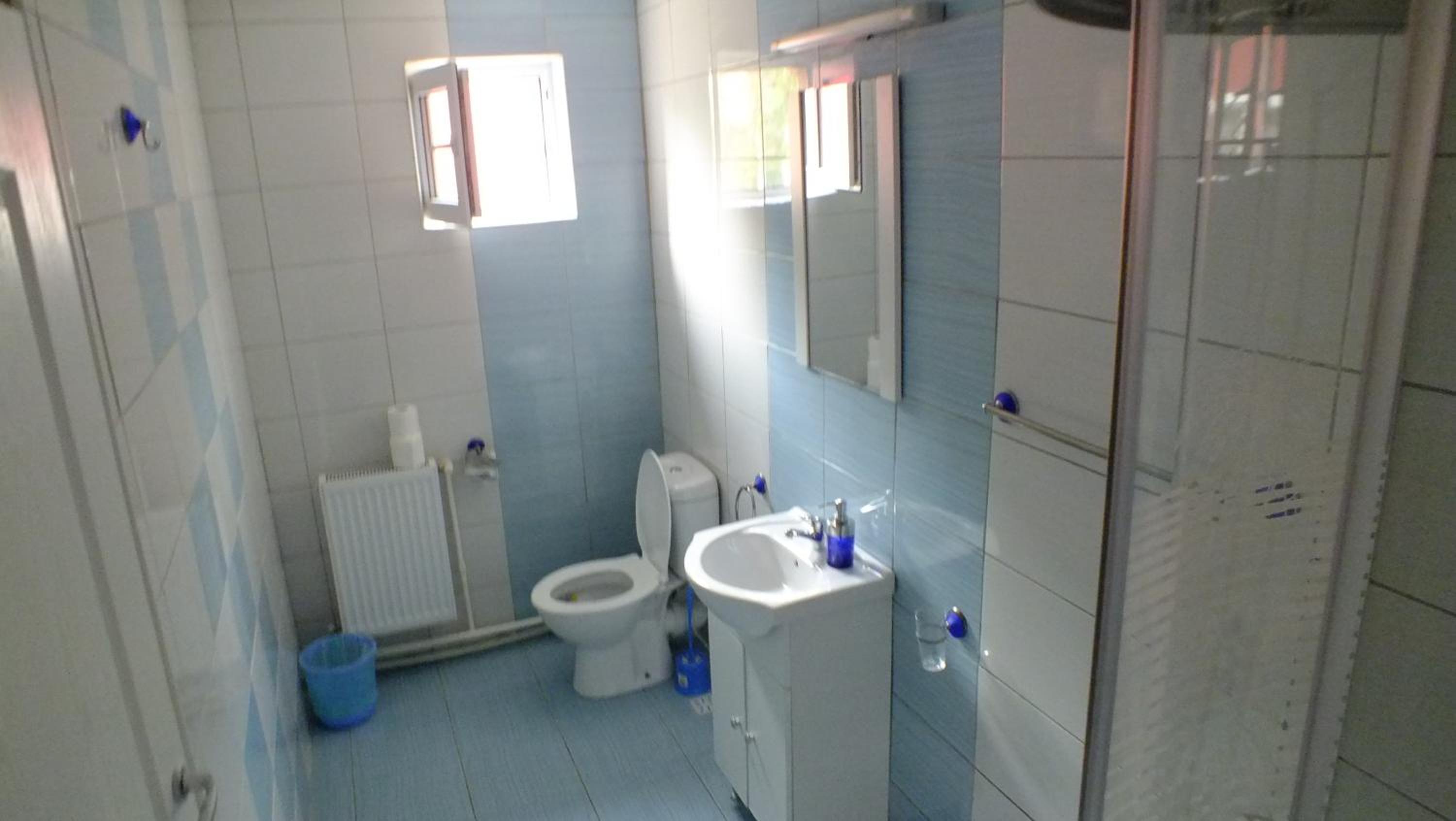 Double Room - Photo 9