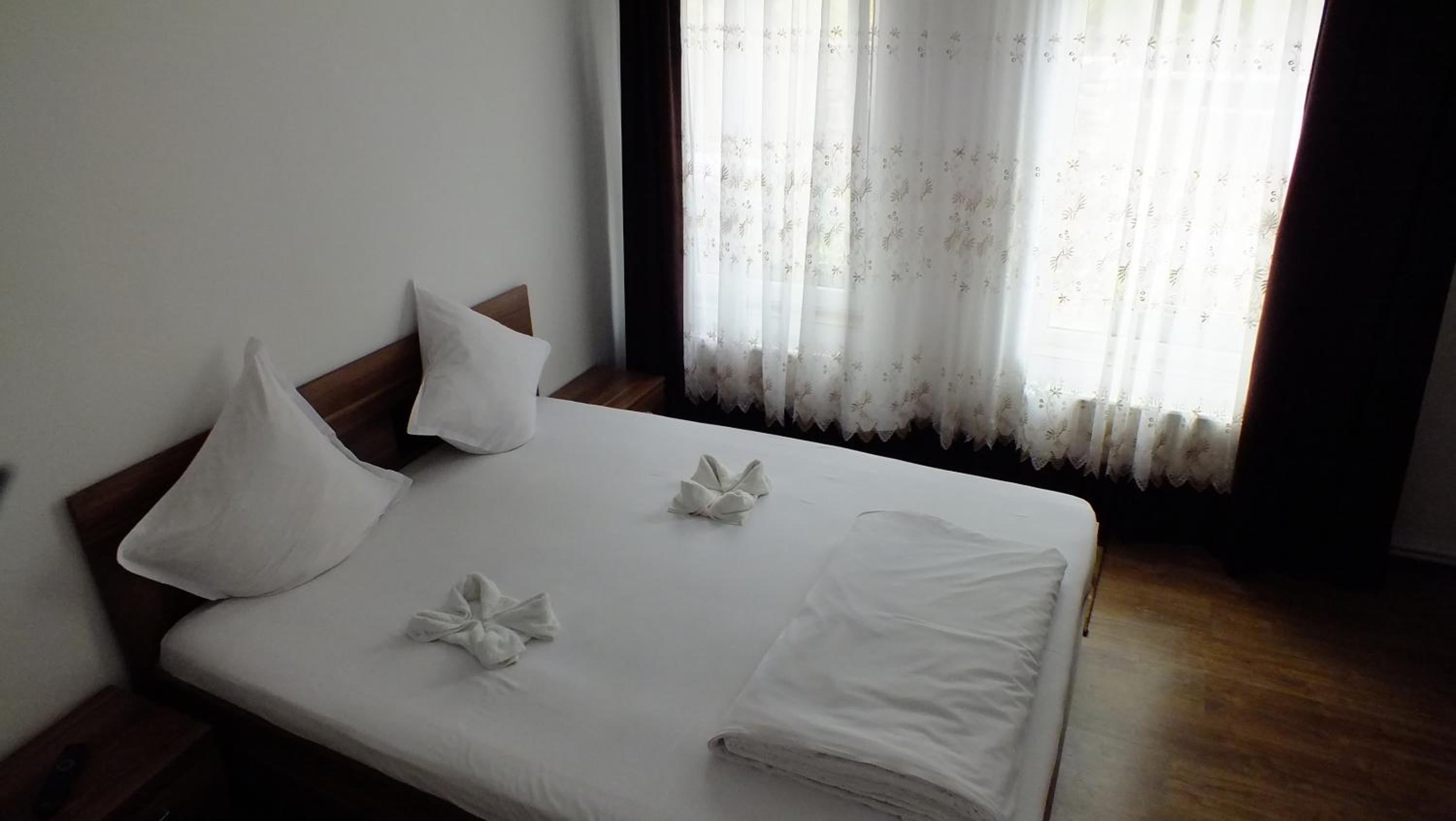 Double Room - Photo 6