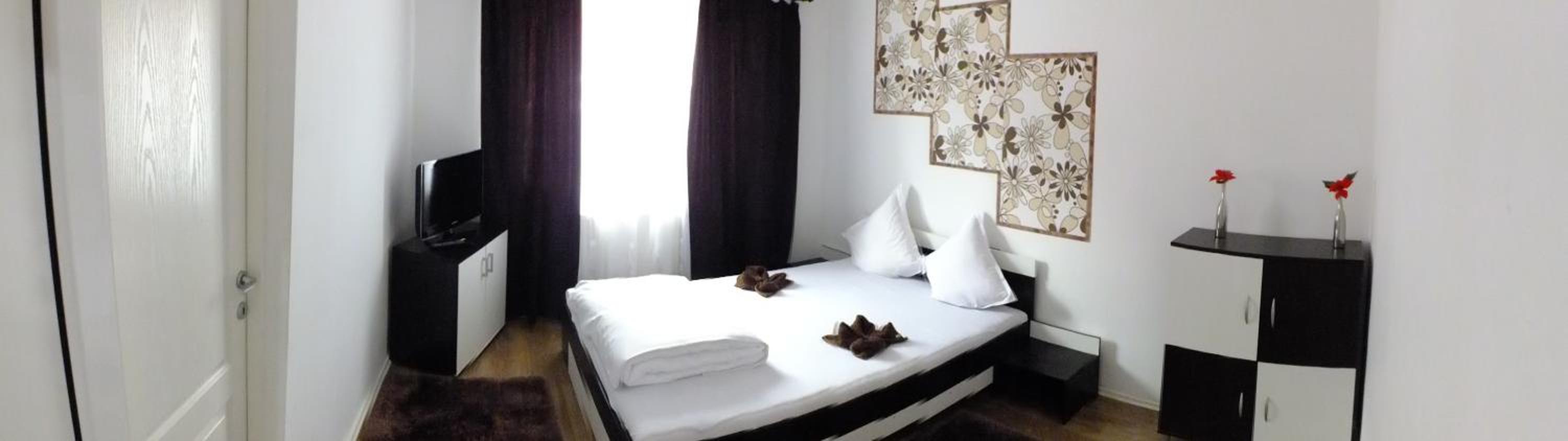Double Room - Photo 3