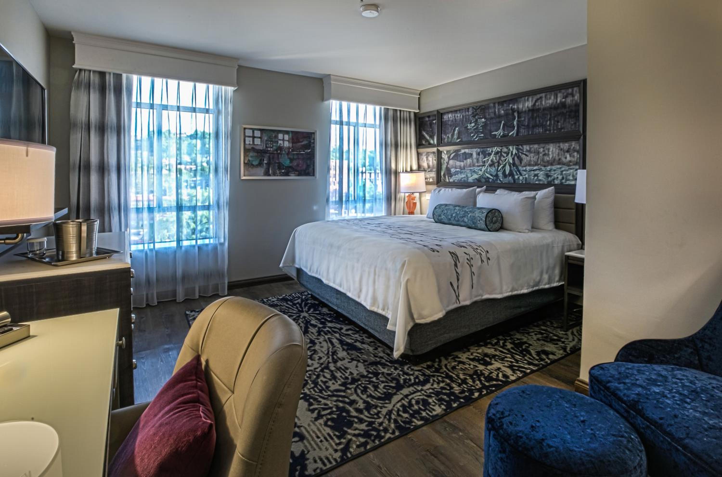 Standard King Room - Photo 4