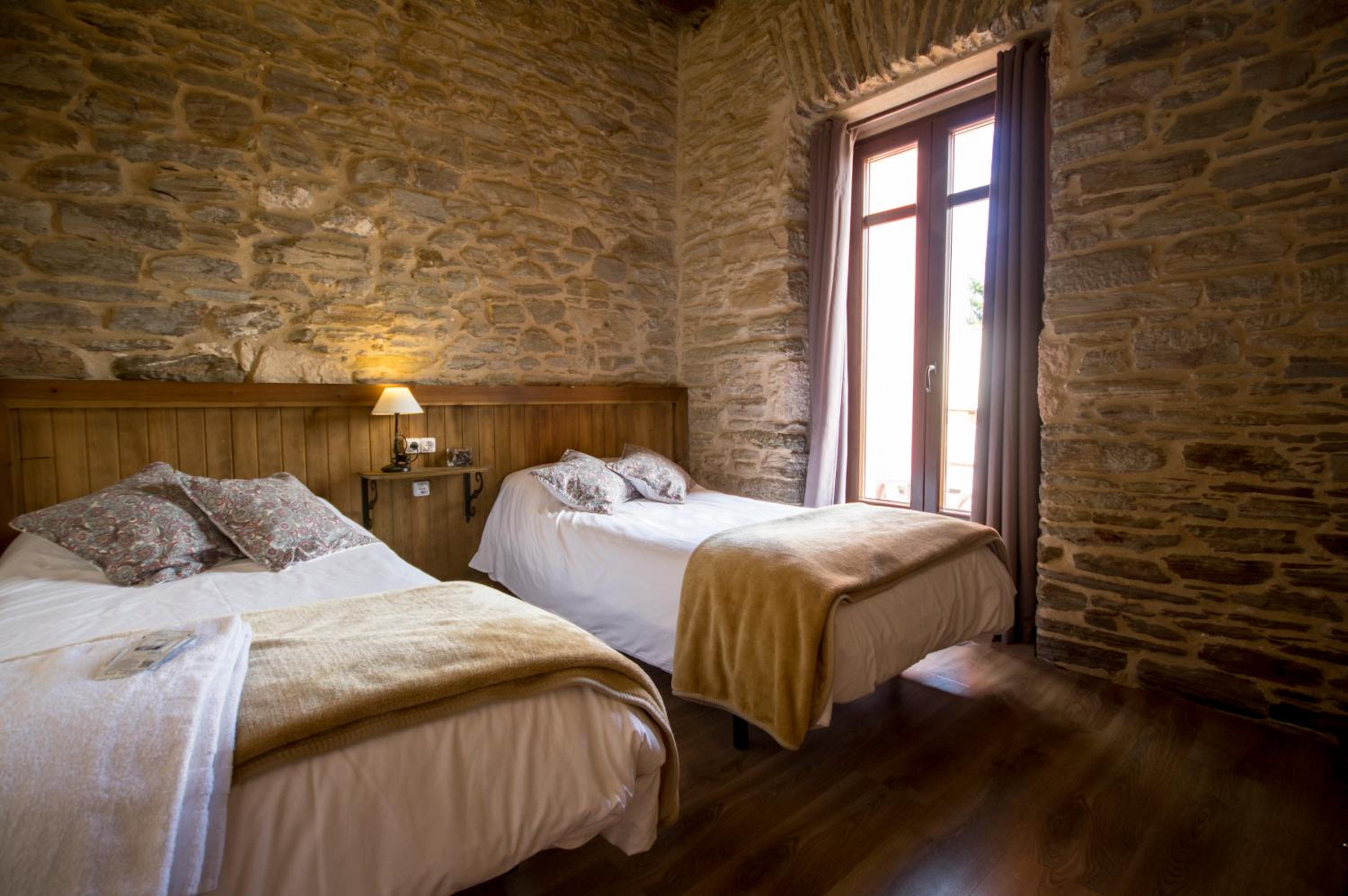Twin Room with Private External Bathroom