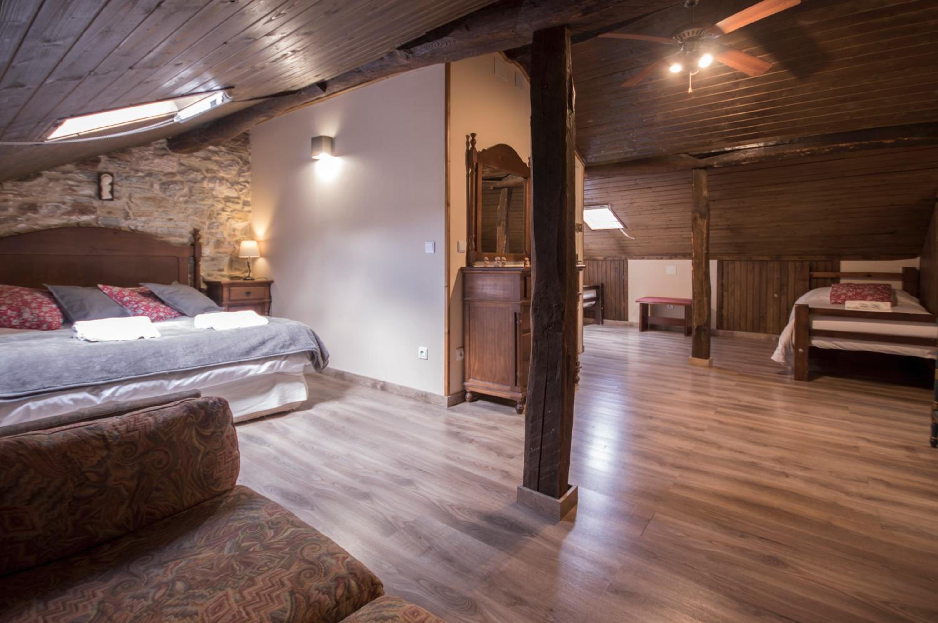 Quadruple Room with Private Bathroom