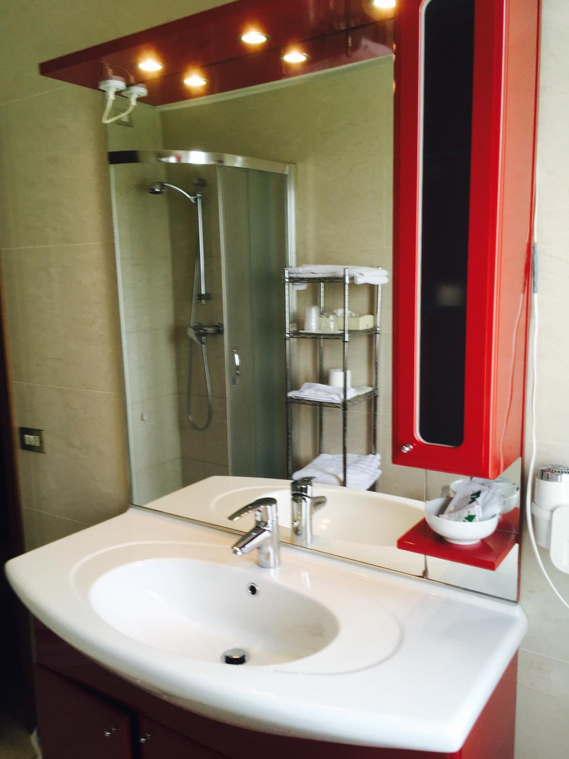Double or Twin Room - Photo 2