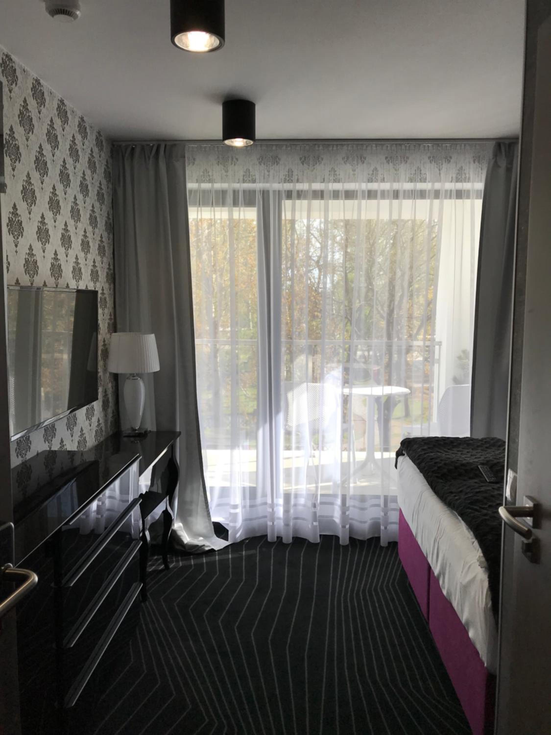 Queen Room photo 1