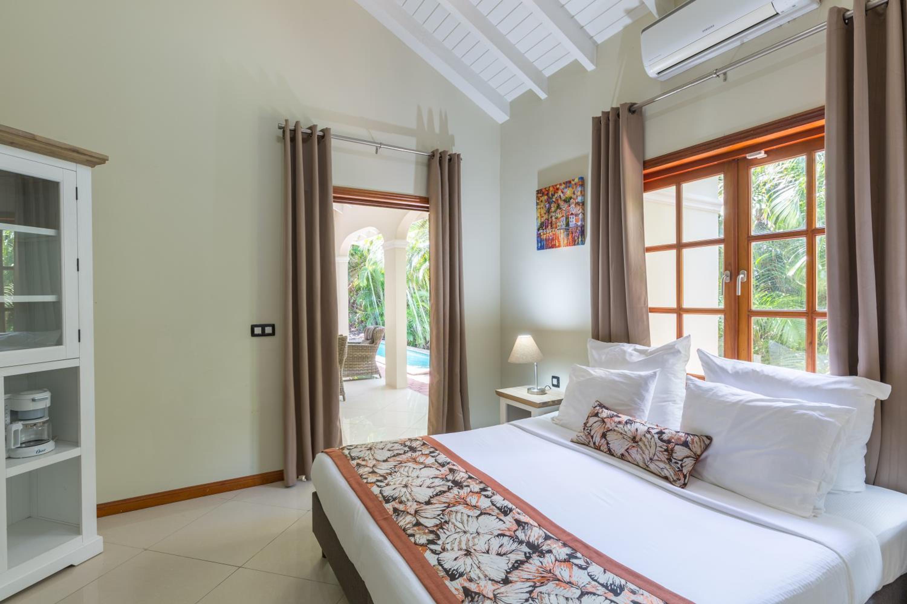 Three-Bedroom Villa photo 3