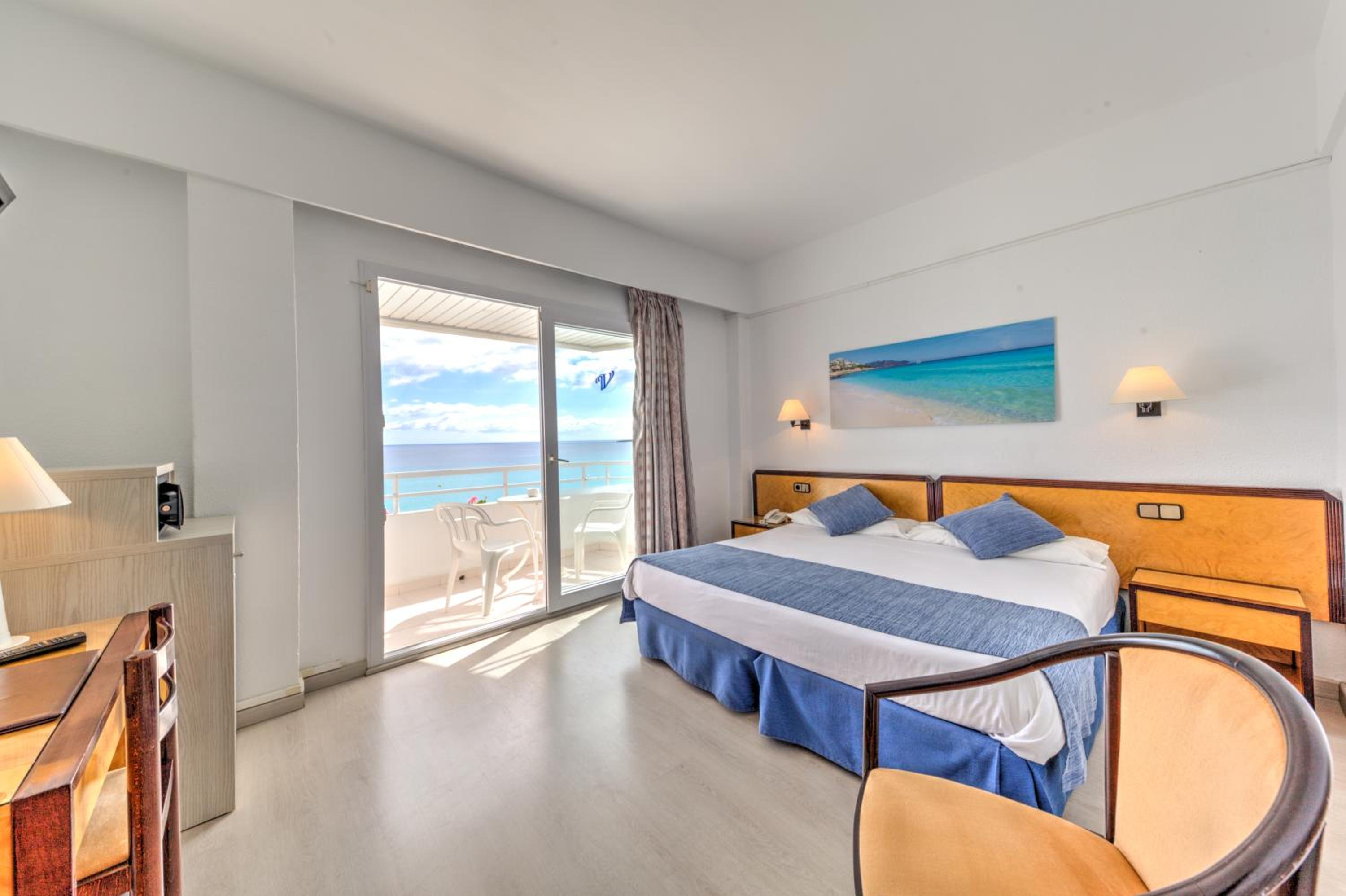 Twin Room with Sea View - Photo 1