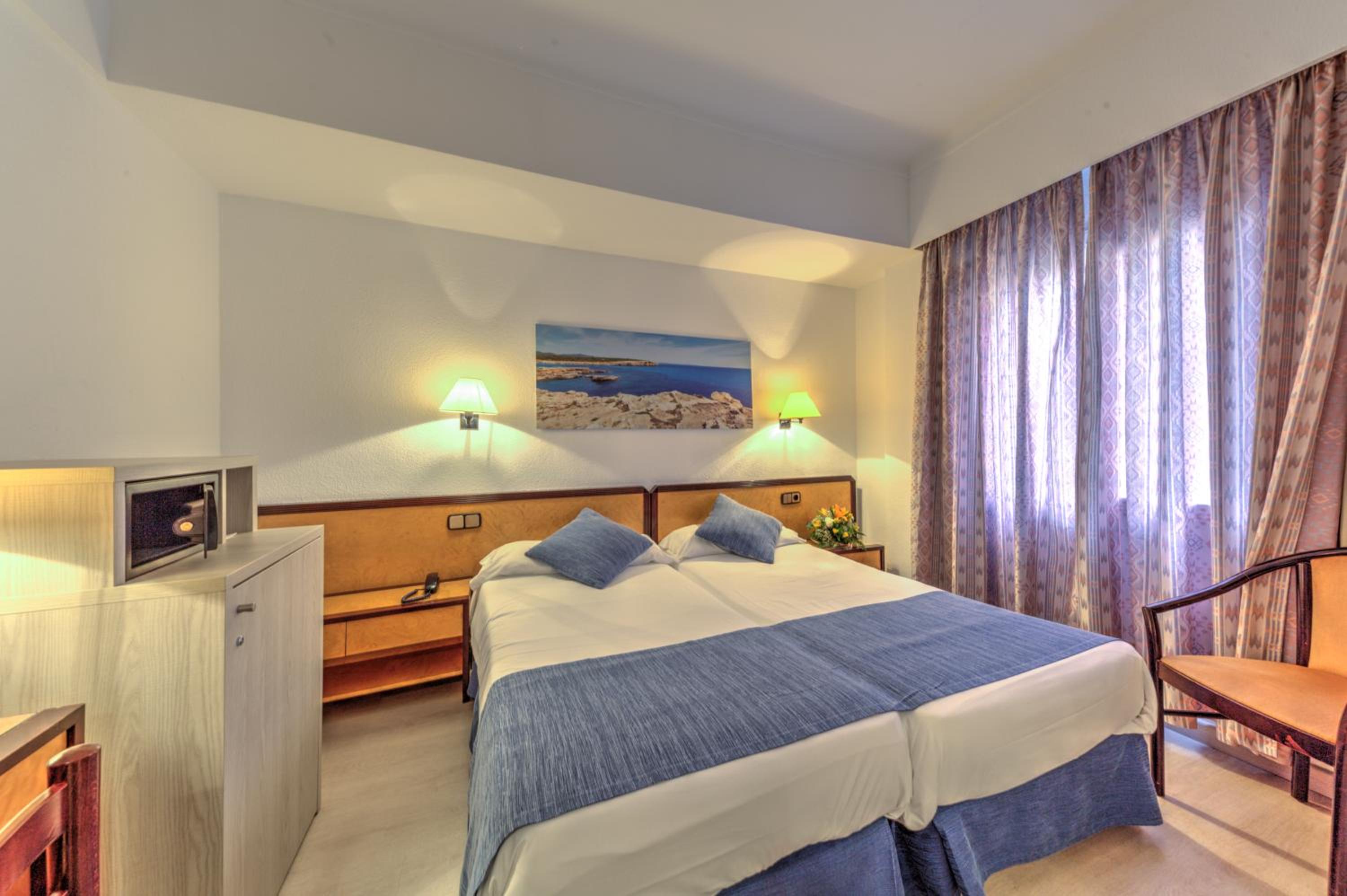 Economy Twin Room - Photo 5