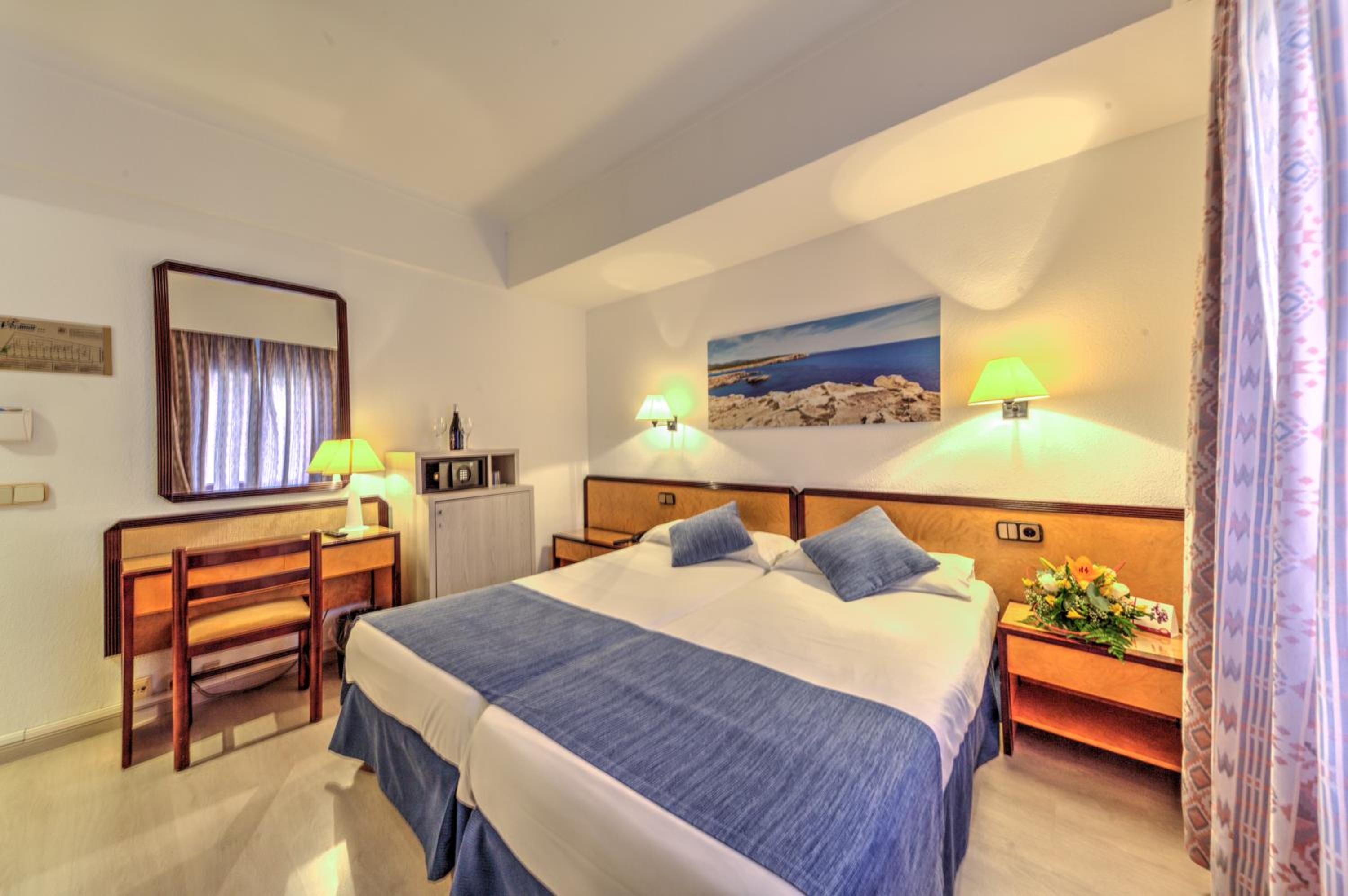 Economy Twin Room - Photo 1