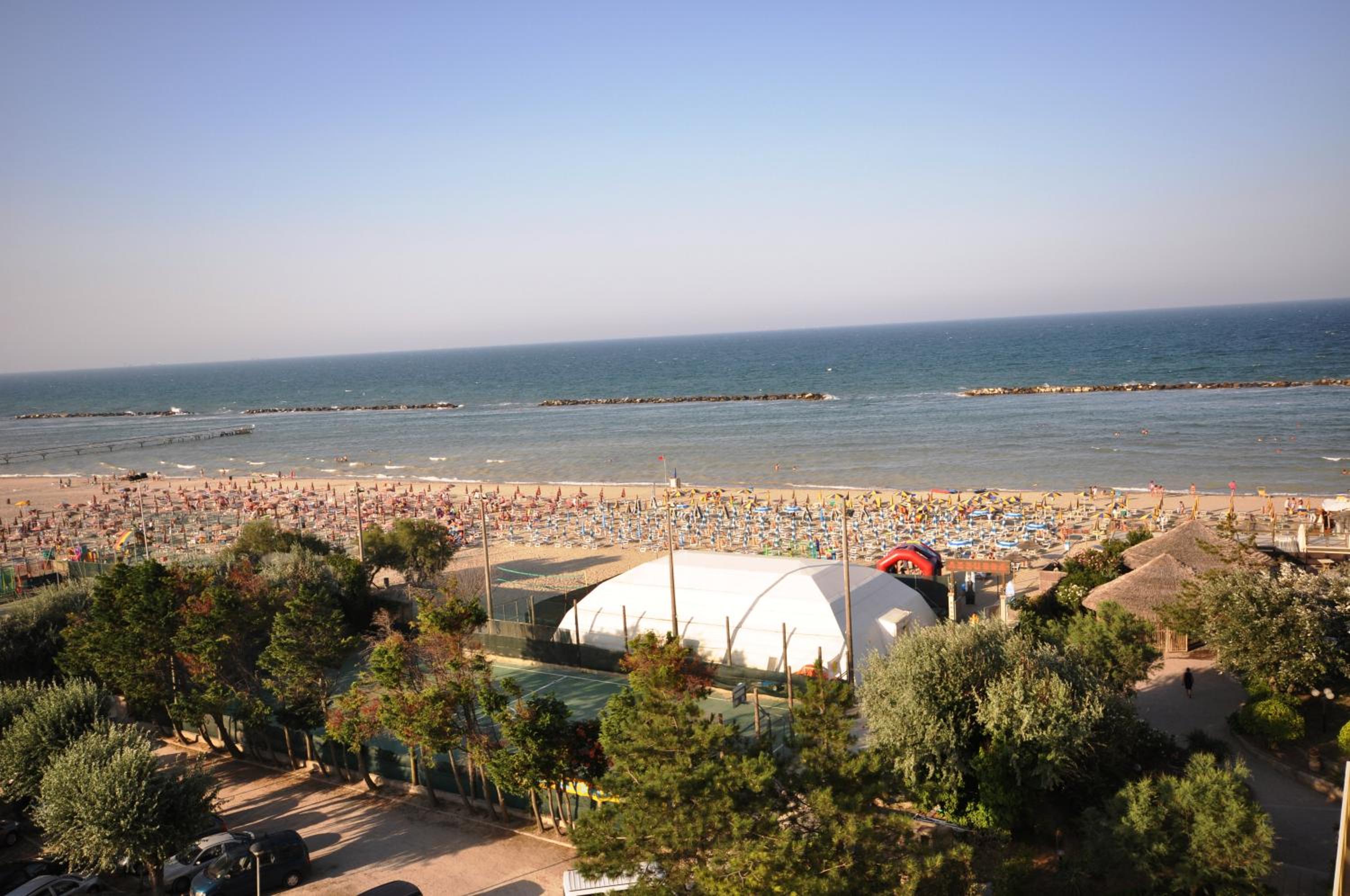 Quadruple Room with Balcony and Lateral Sea View photo 1