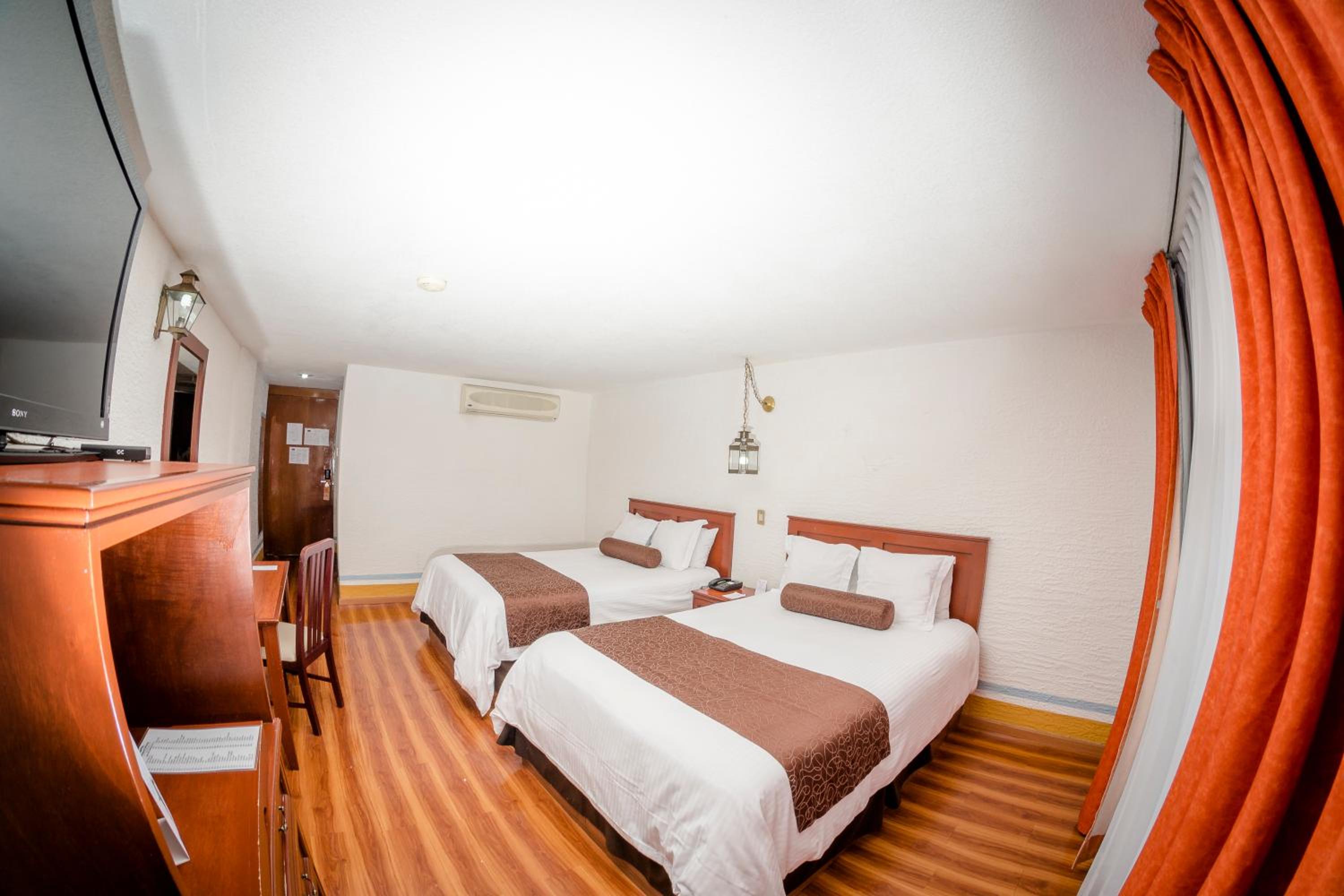 Executive Double Room with Two Double Beds - Non-Smoking - Photo 1