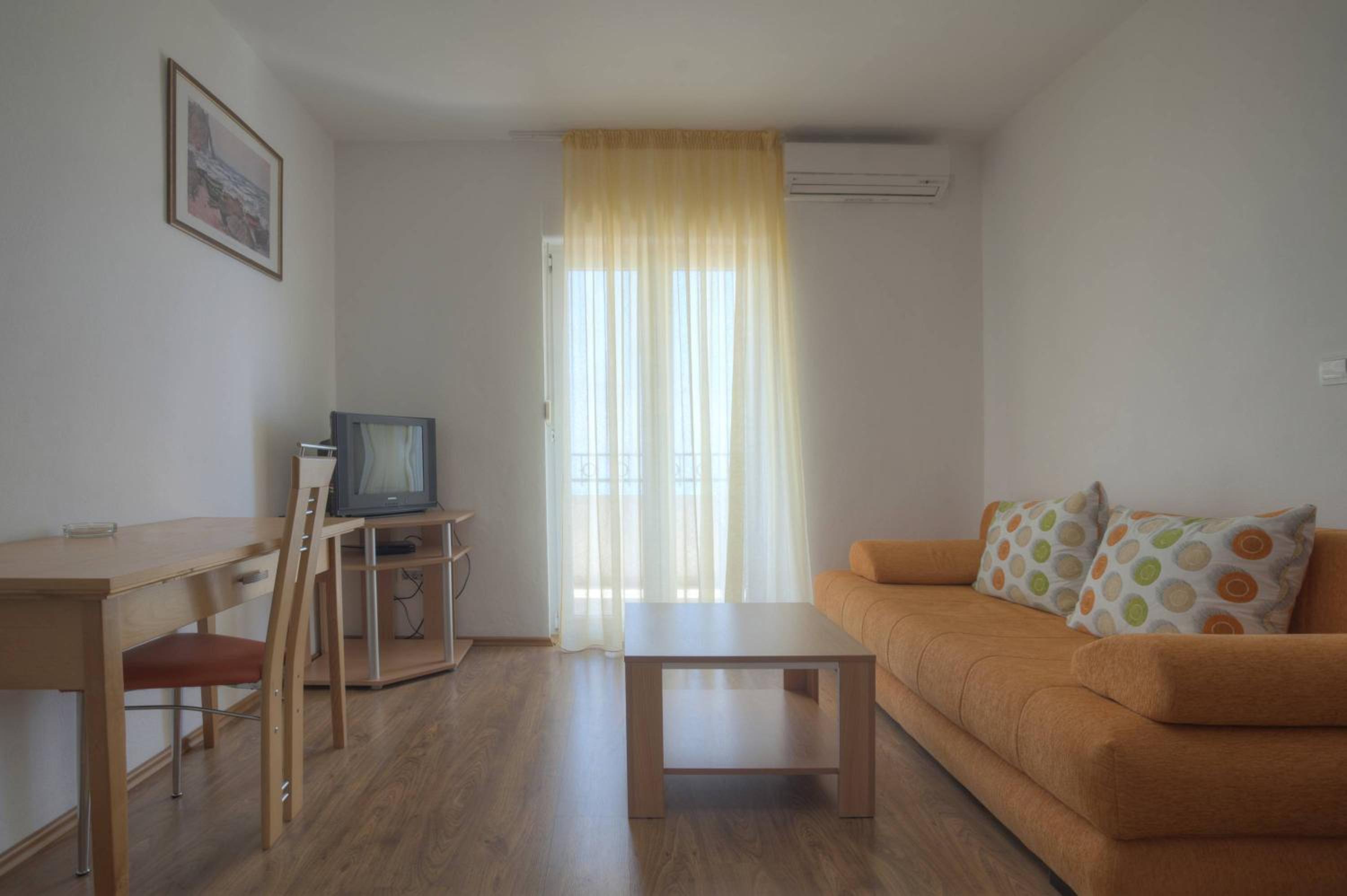 One-Bedroom Apartment - Photo 13