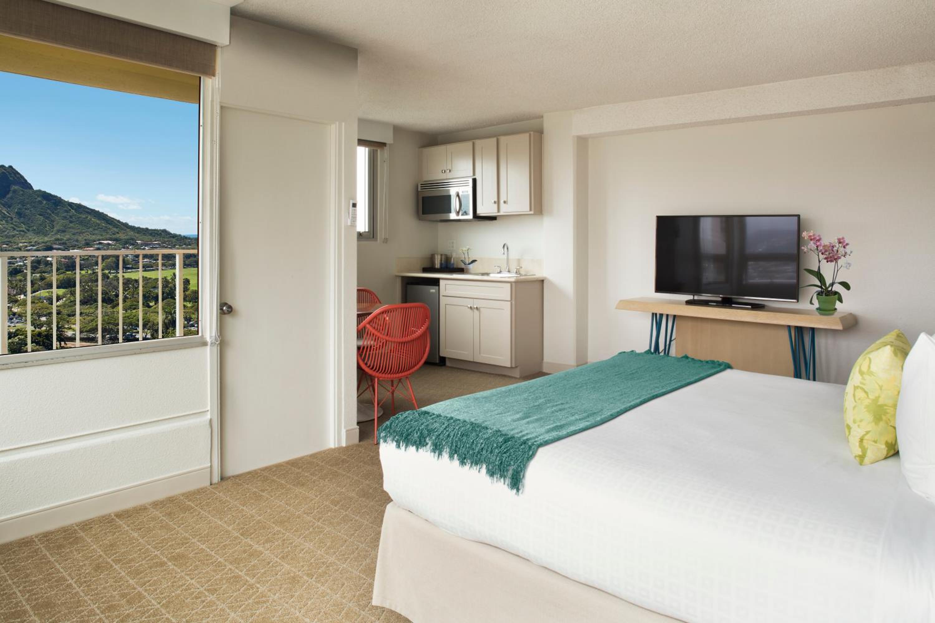 Jr. Suite Diamond Head View Balcony, King