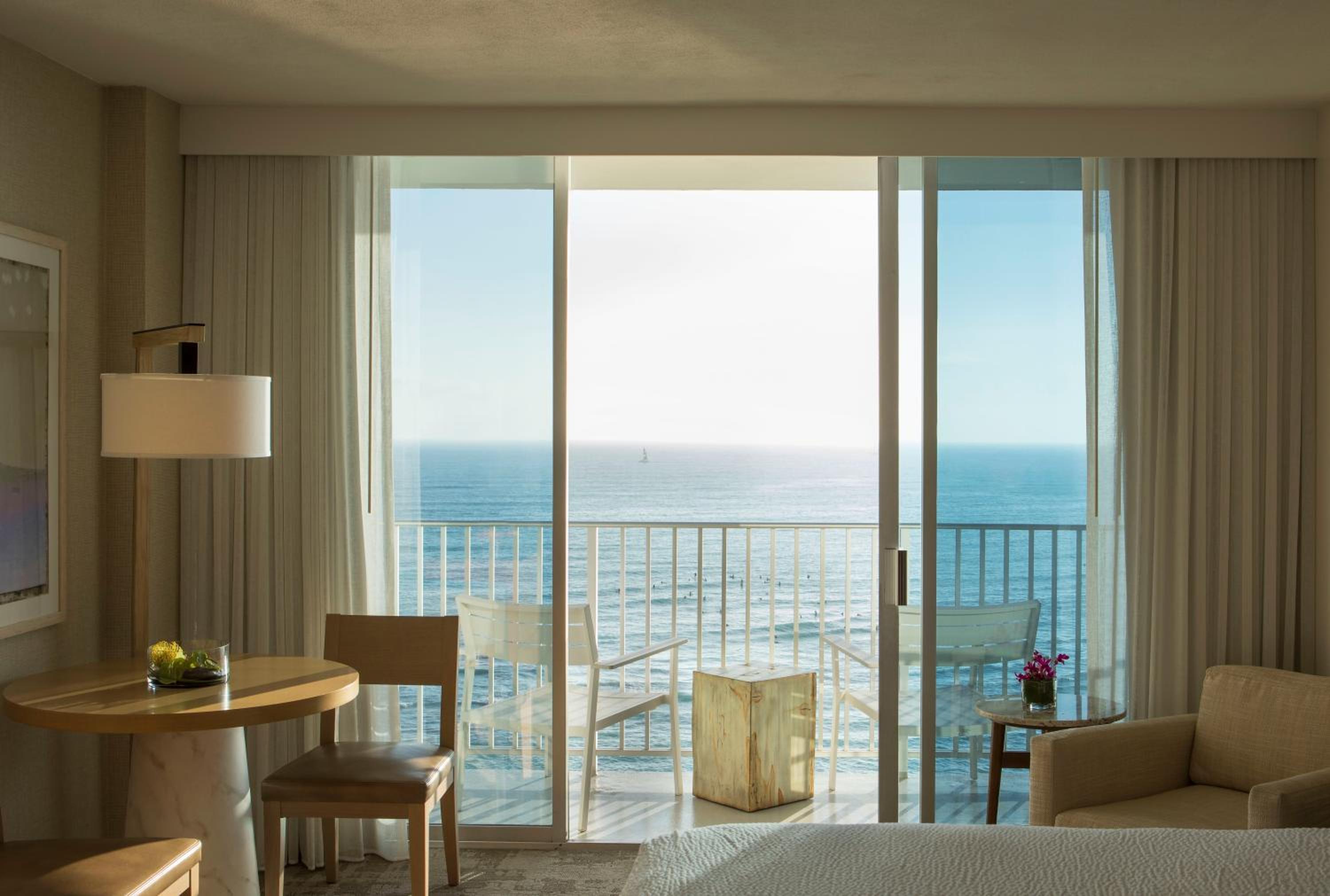 King Room With Premier Ocean Front View thumbnail 5