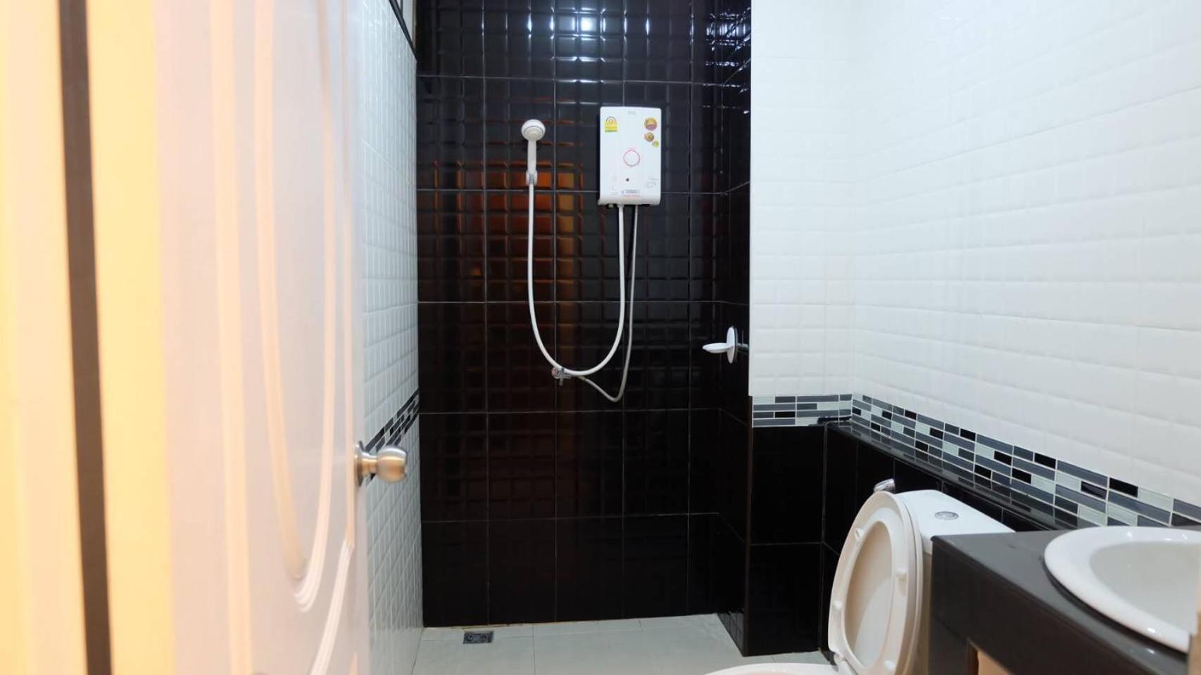 Standard Double Room - Photo 6