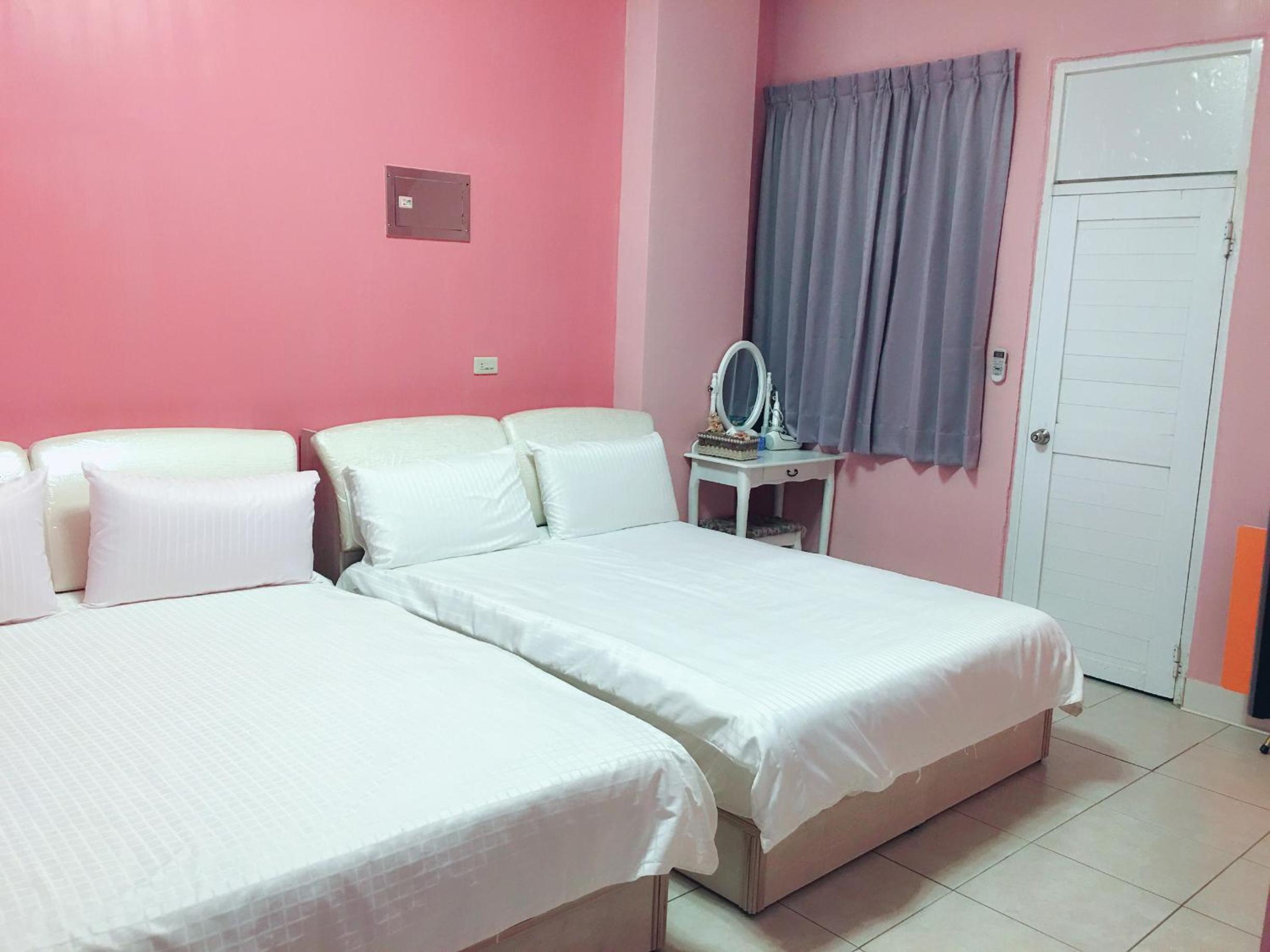 Quadruple Room with Bathroom photo 3