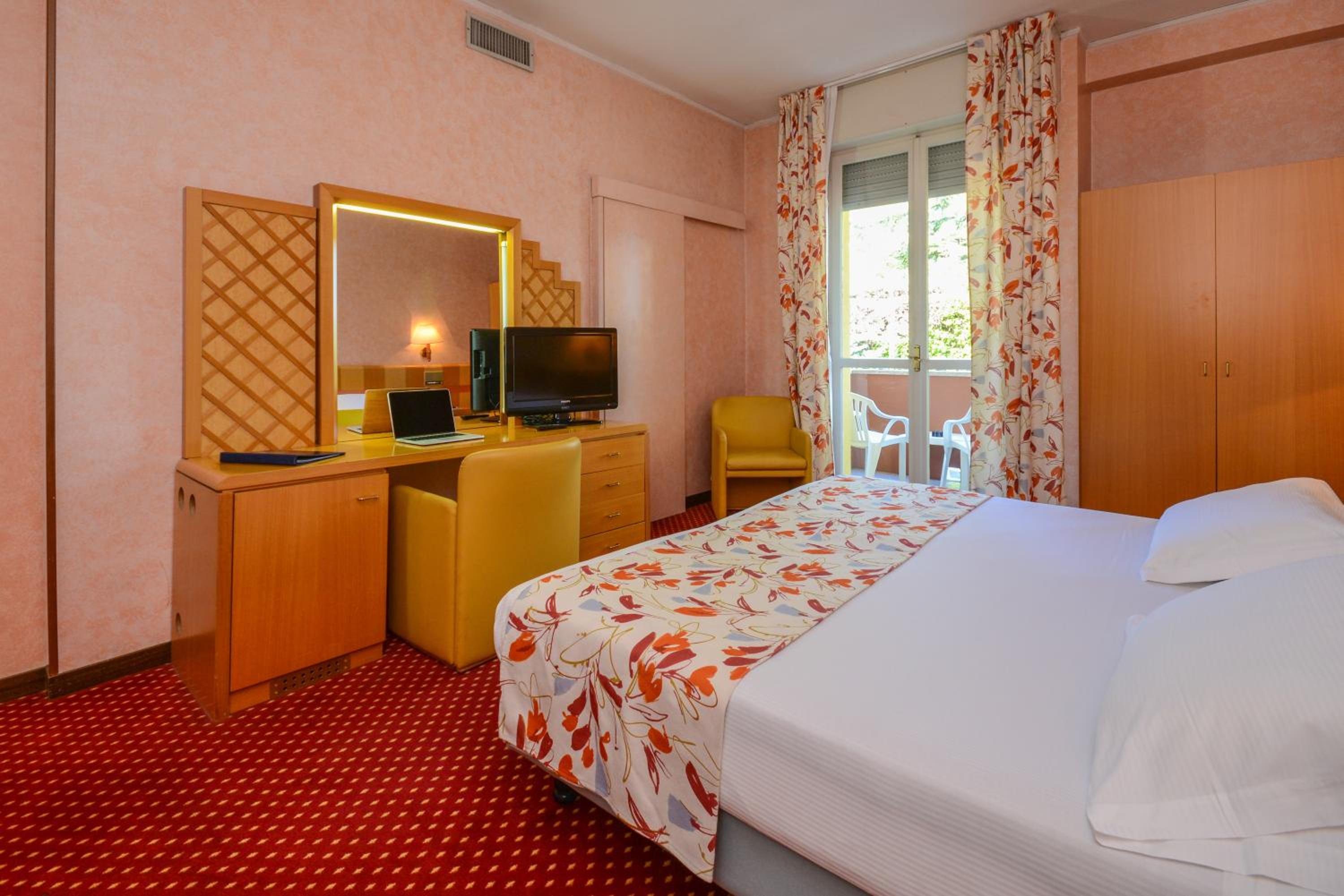 Standard Double Room - Photo 4
