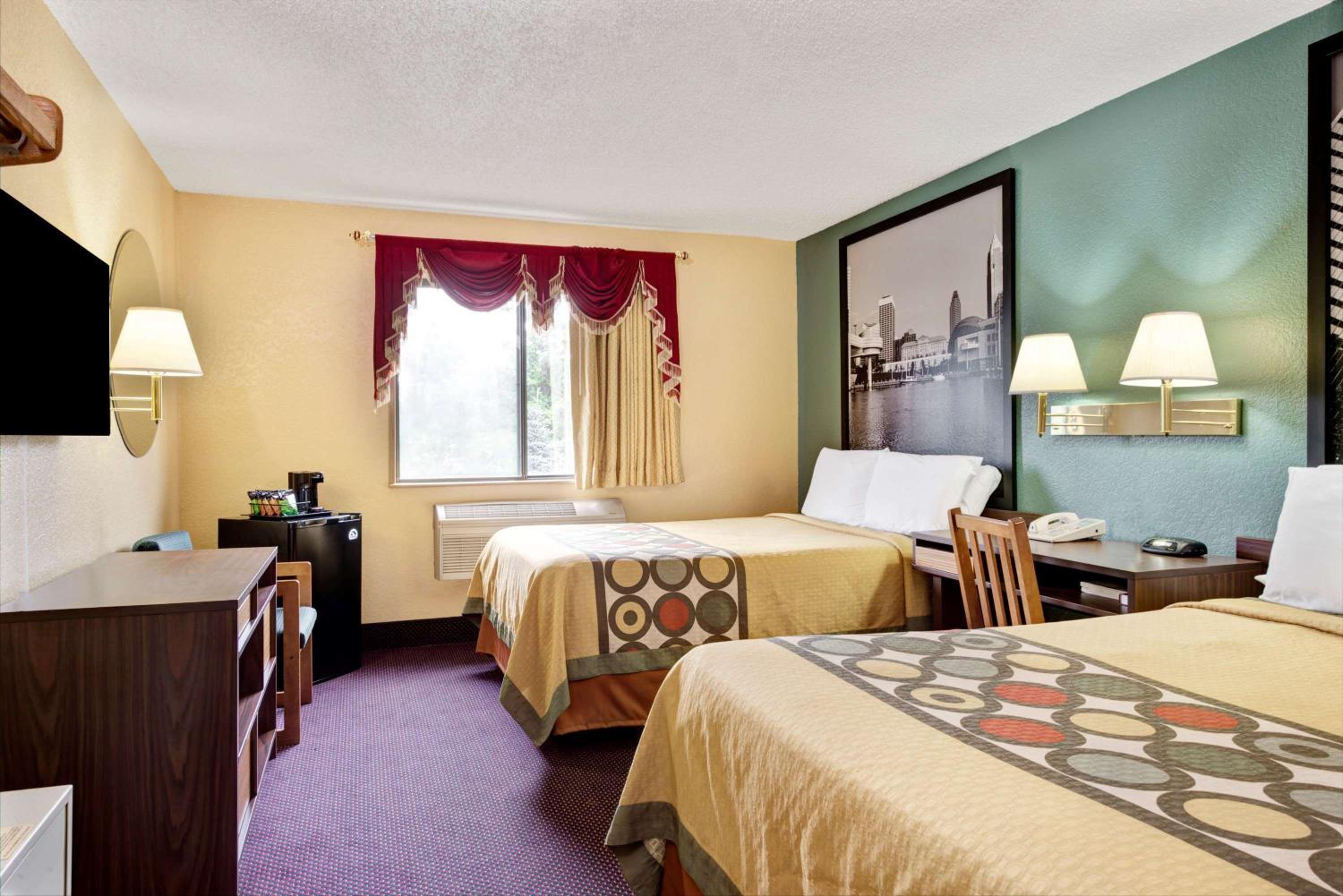 Double Room with Two Double Beds - Smoking - Photo 5