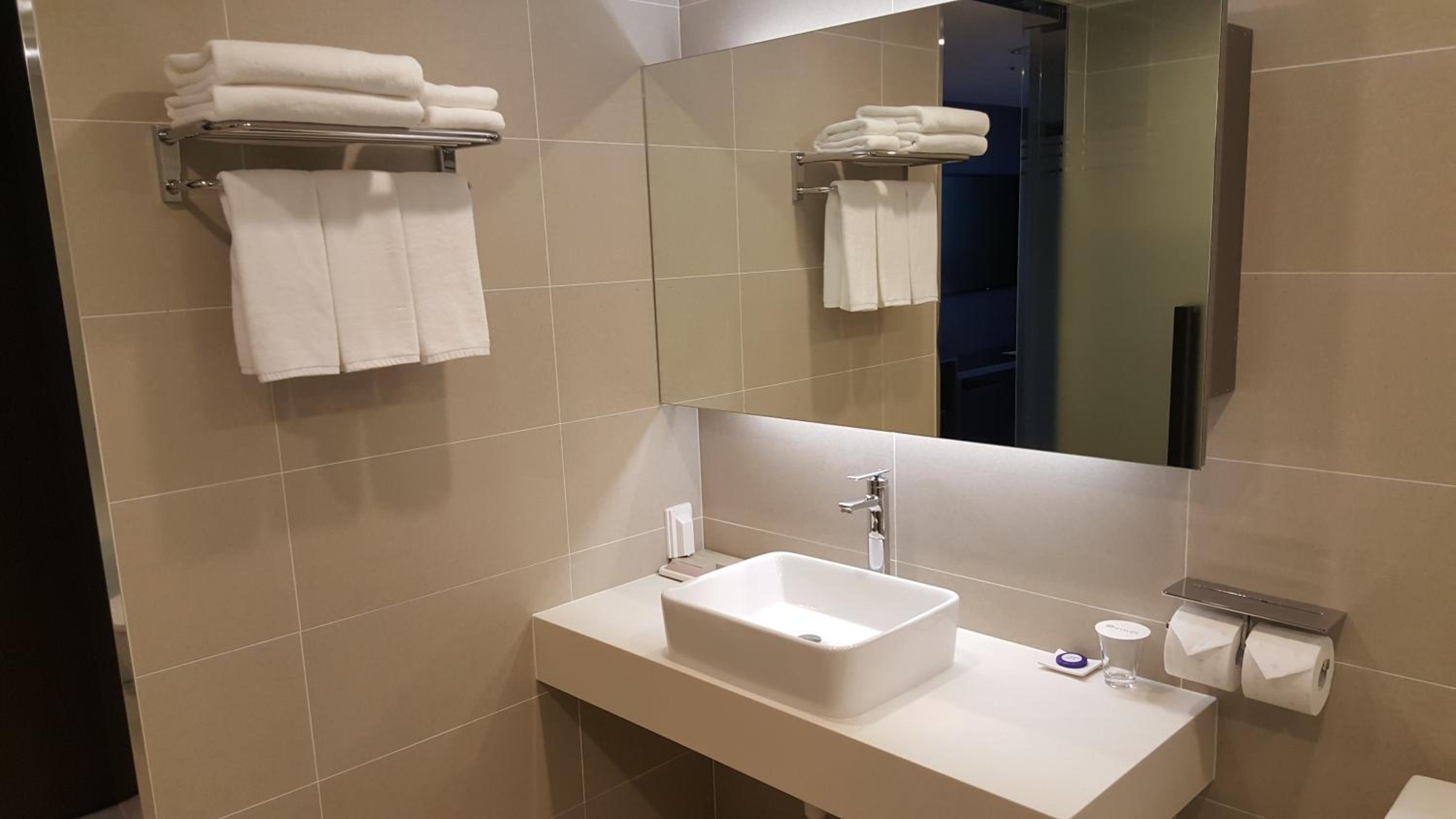 Suite - Photo 5
