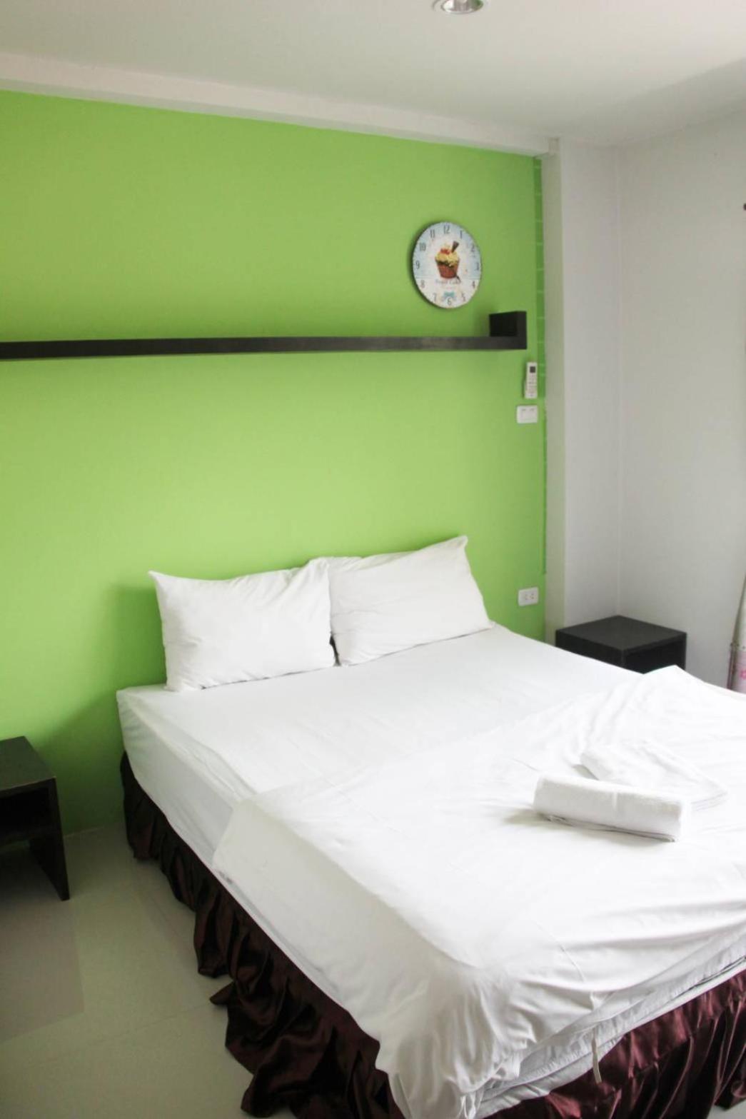 Standard Queen Room