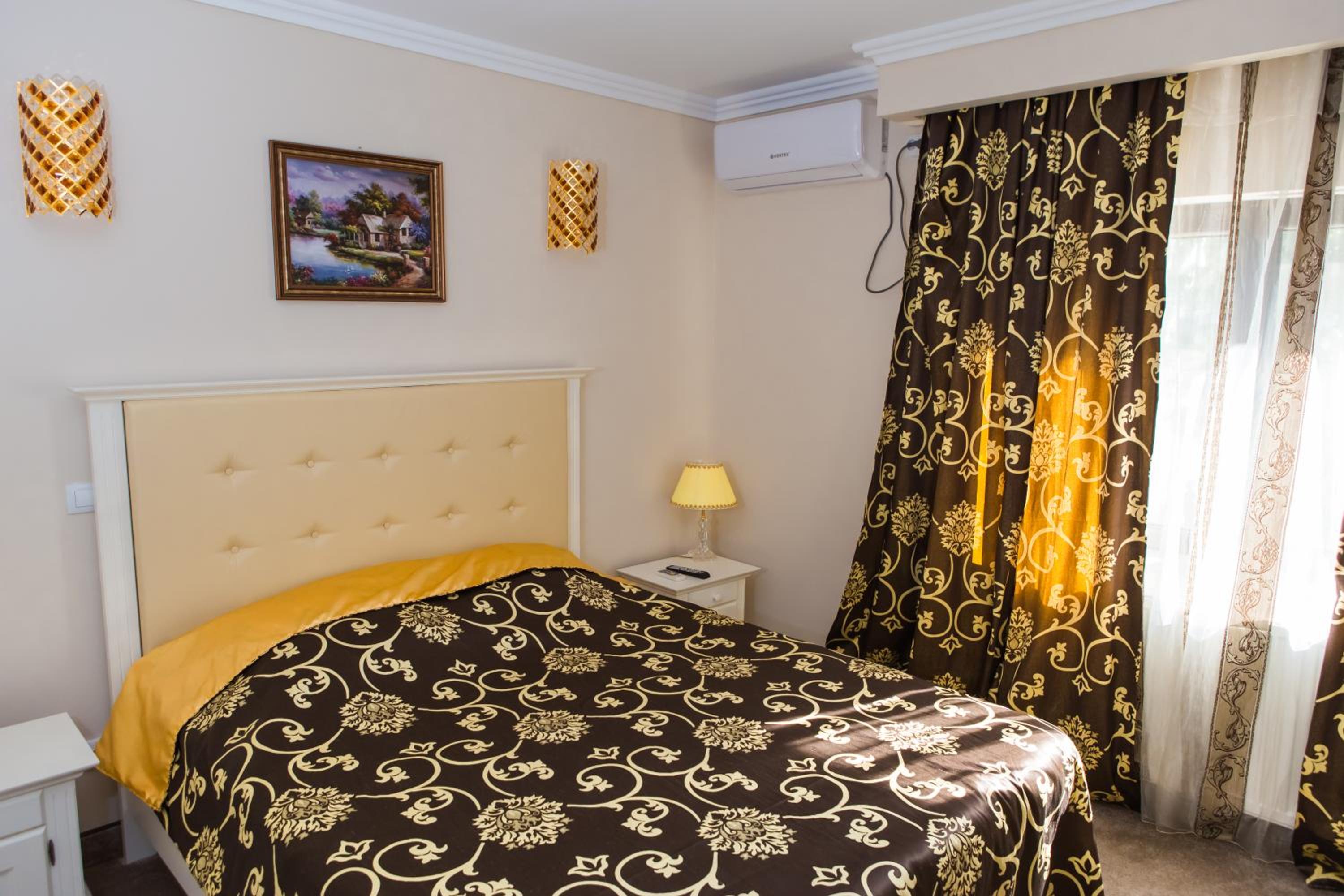 Double Room - Photo 6
