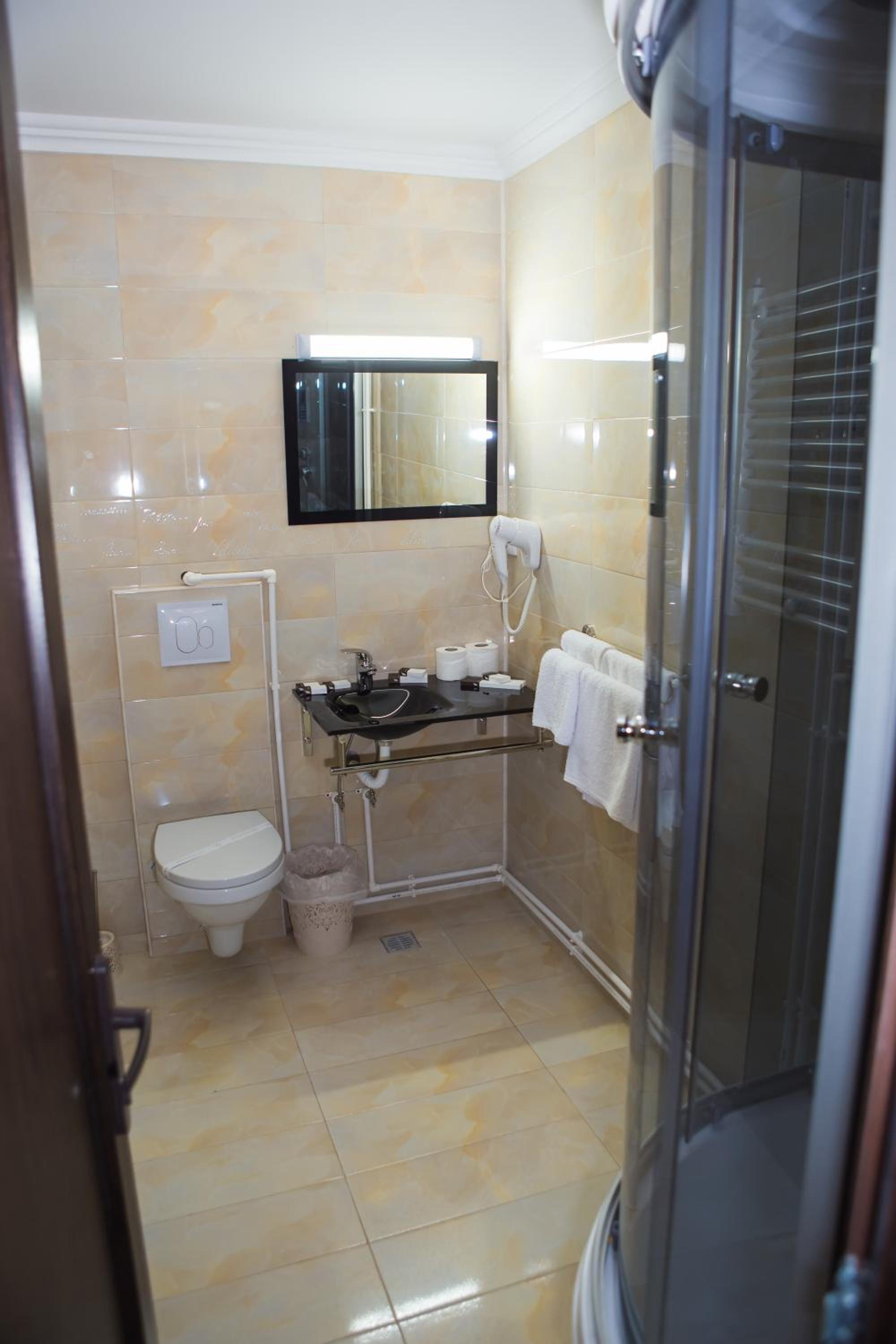 Double Room - Photo 12