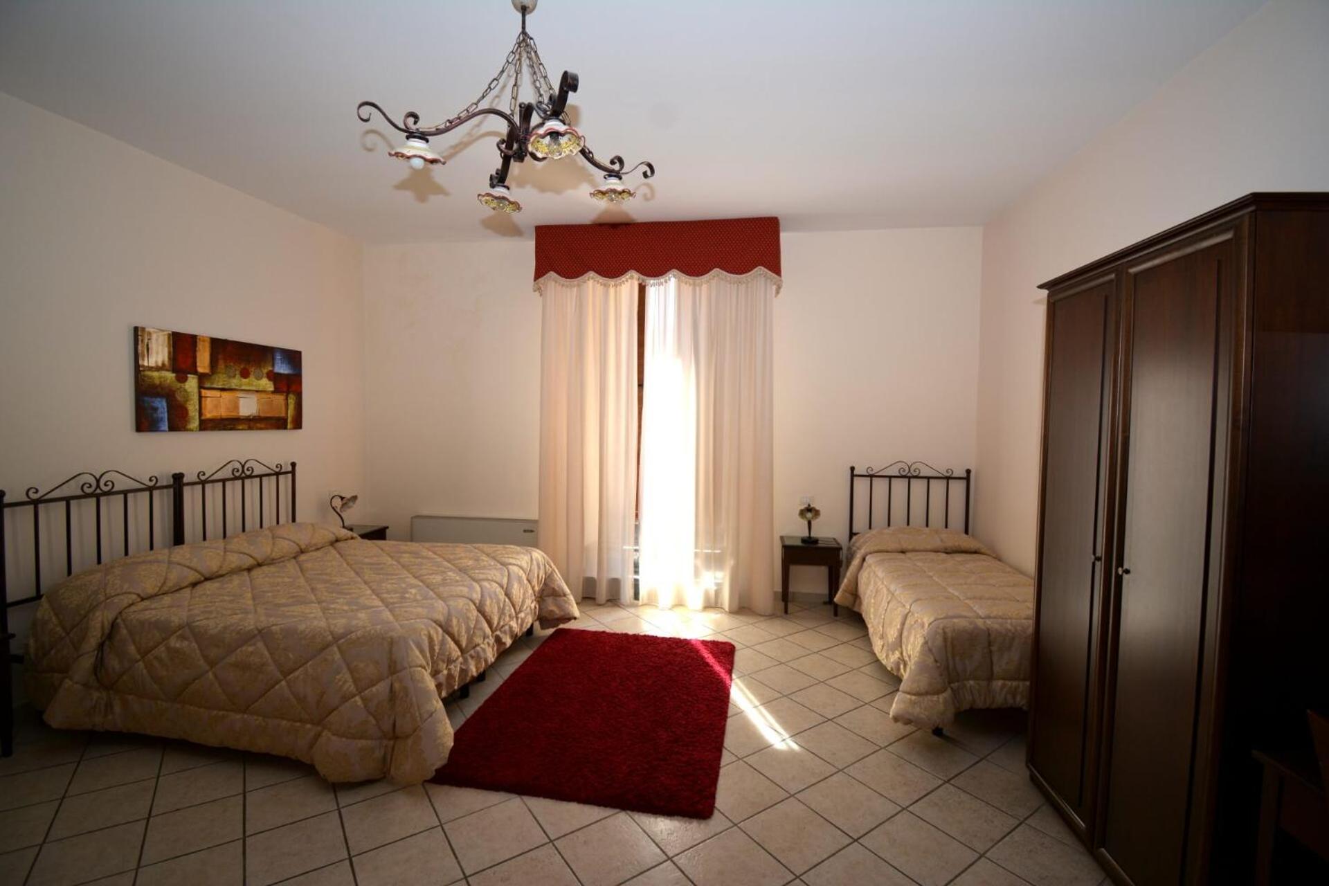 Quadruple Room - Photo 3