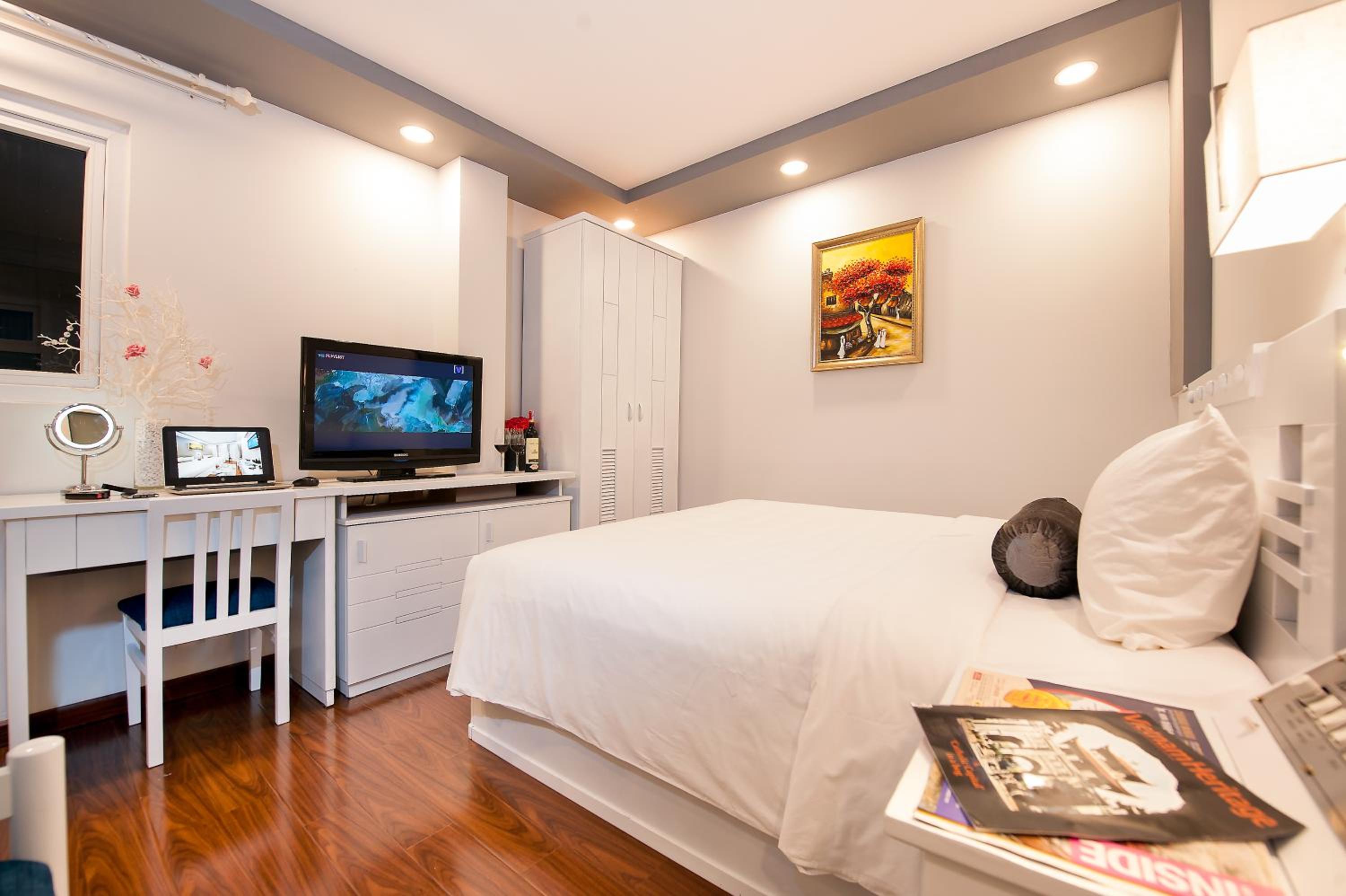 Deluxe Room with Window photo 2