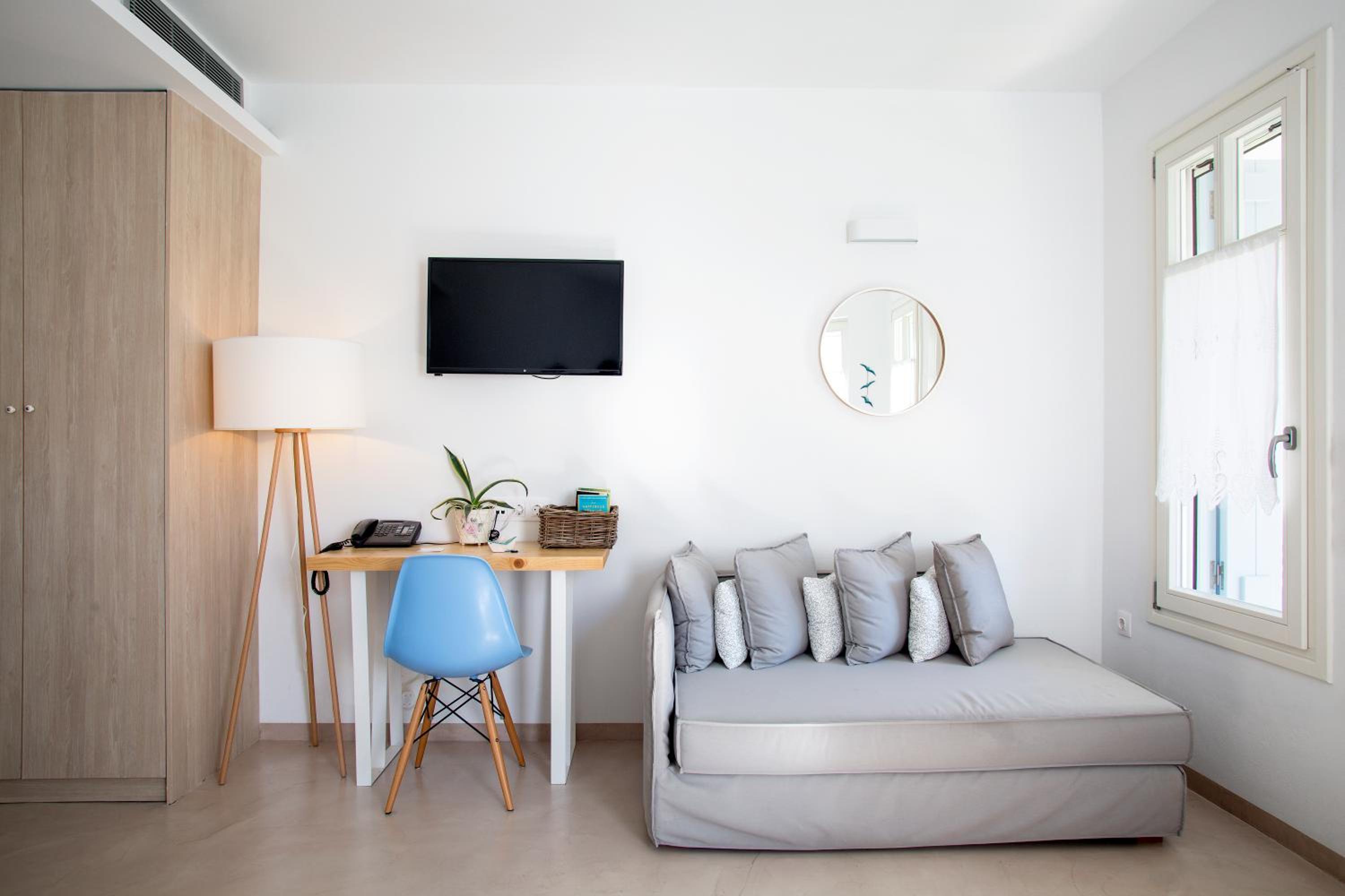 Deluxe Double or Twin Room with Mountain View