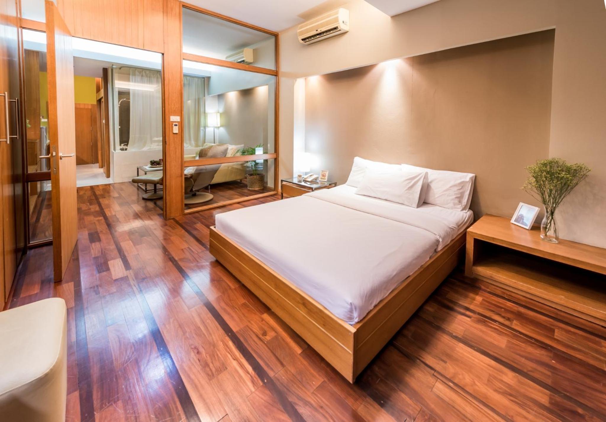 One-Bedroom Suite with Mountain View - Photo 2