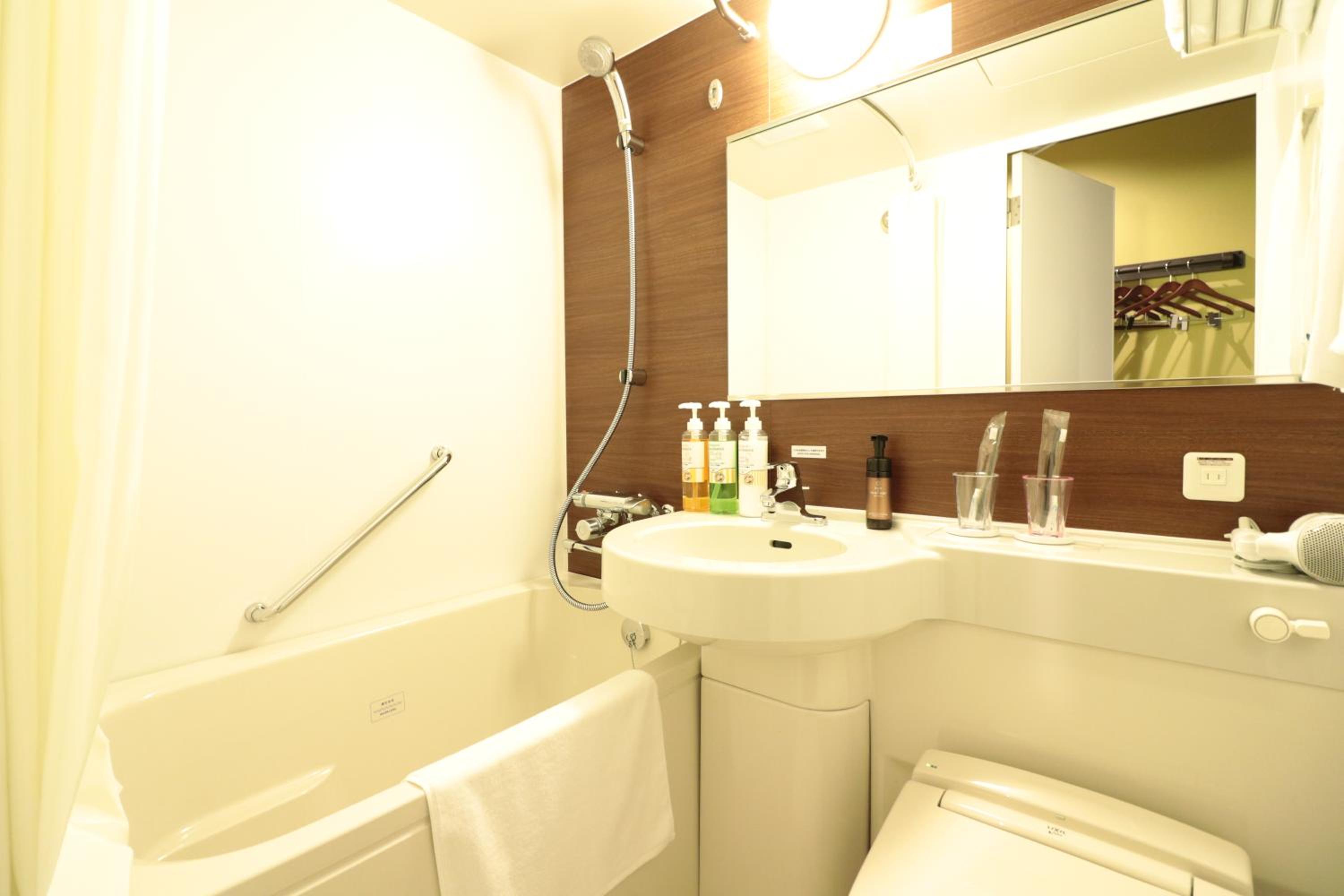 Deluxe Twin Room - Non-Smoking photo 2