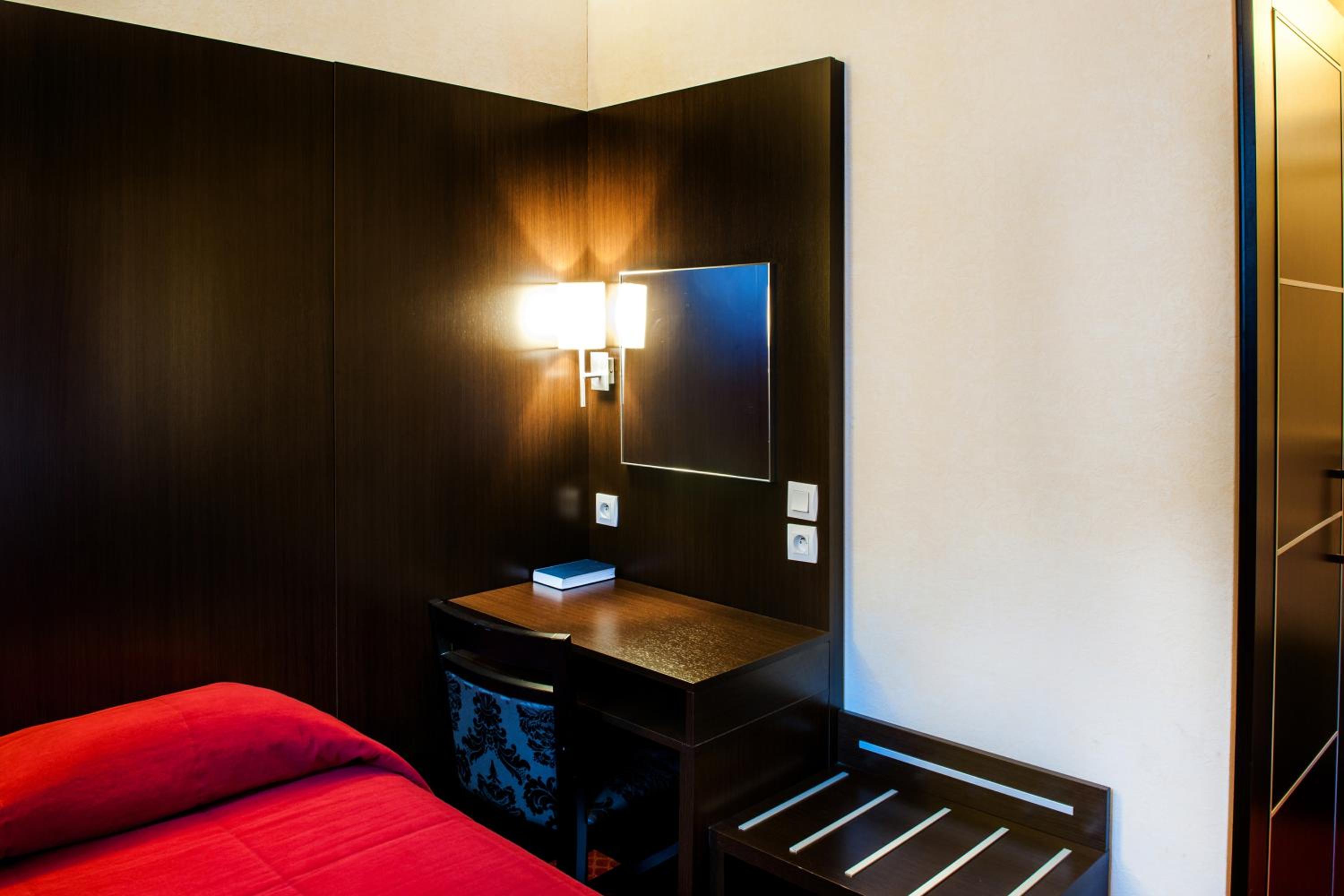 Duplex - Photo 4
